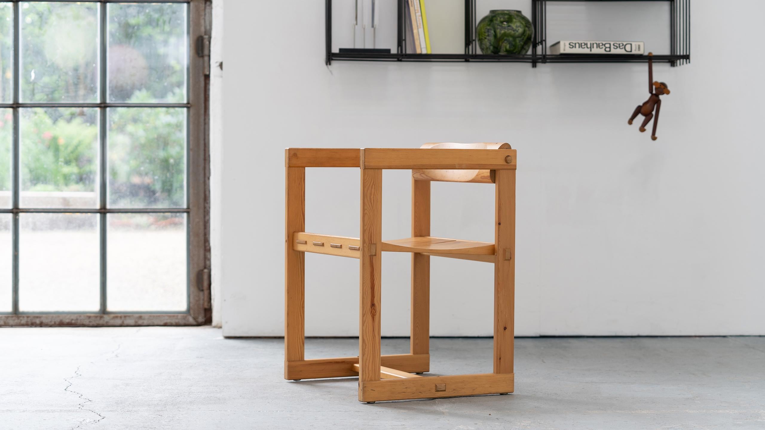 Skandinavischer Stuhl aus Kiefernholz von Edvin Helseth im Jahr 1964 für Trybo Furniture, Norwegen (Skandinavische Moderne) im Angebot