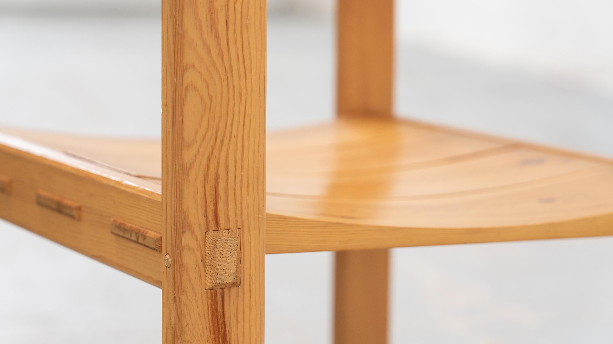 Skandinavischer Stuhl aus Kiefernholz von Edvin Helseth im Jahr 1964 für Trybo Furniture, Norwegen (Handgefertigt) im Angebot