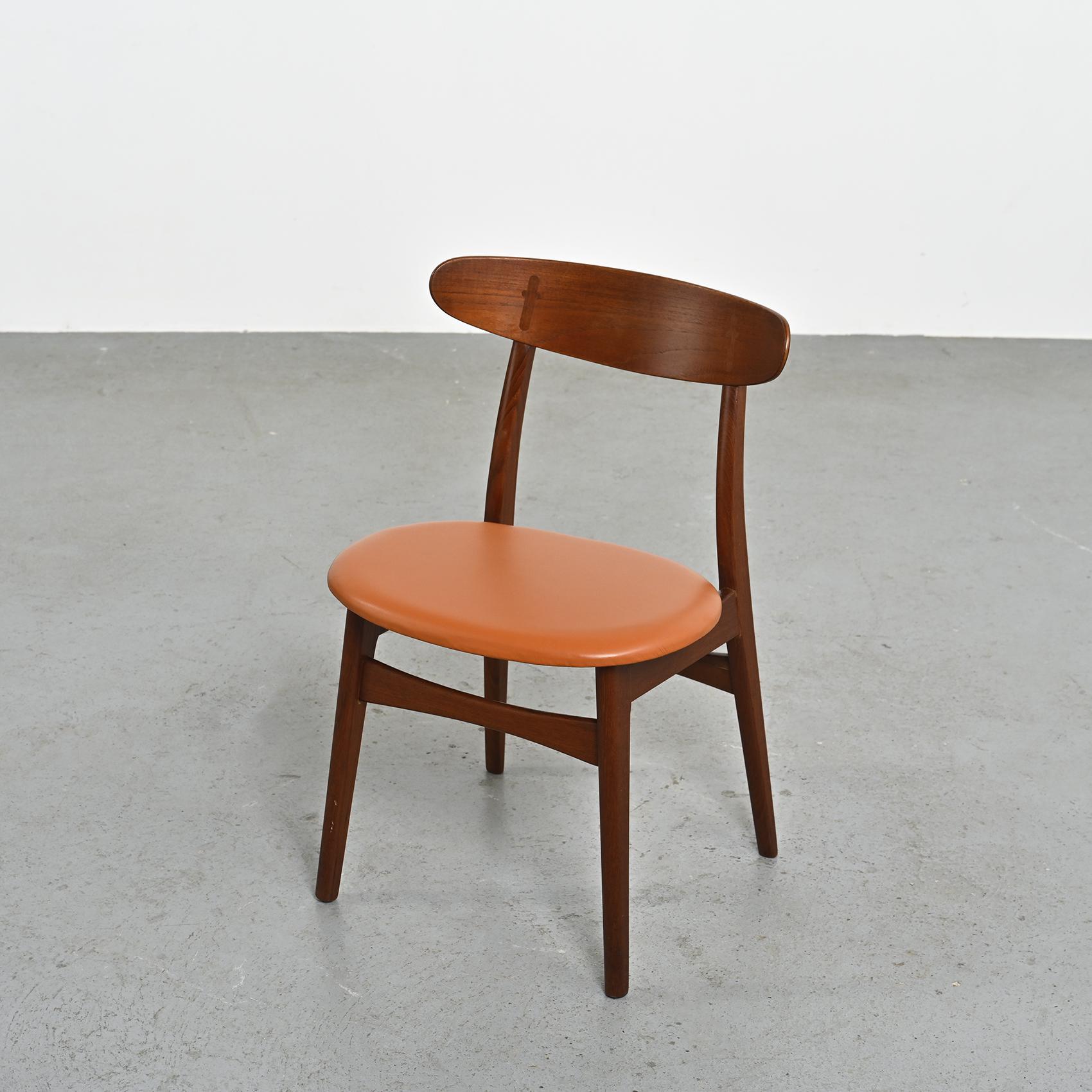 Scandinavian Chairs by Hans Wegner, circa 1955 1