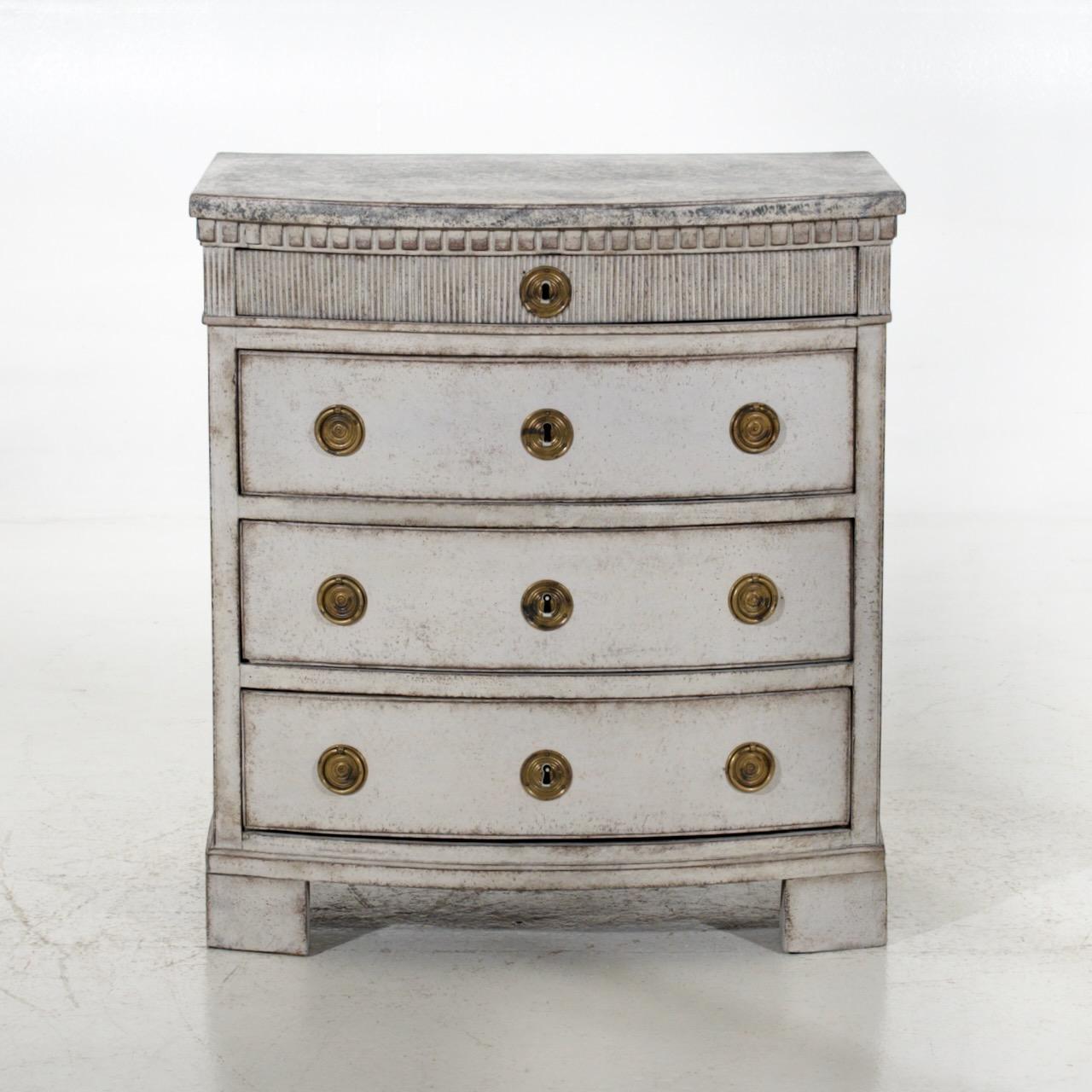 Charming Scandinavian chest, richly carved, with original lock, circa 1810.