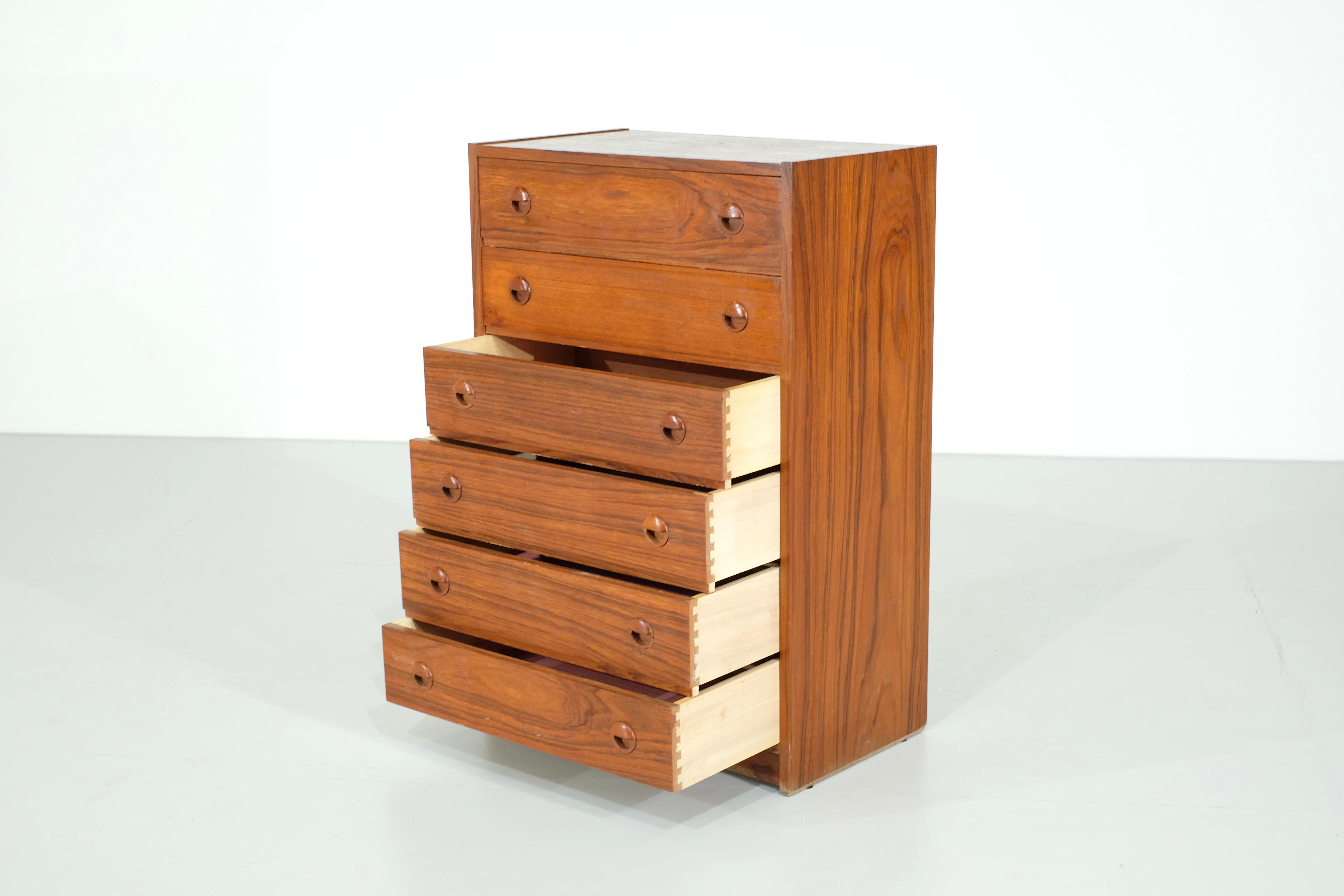 Cassettiera scandinava in teak - anni '60 in vendita 1
