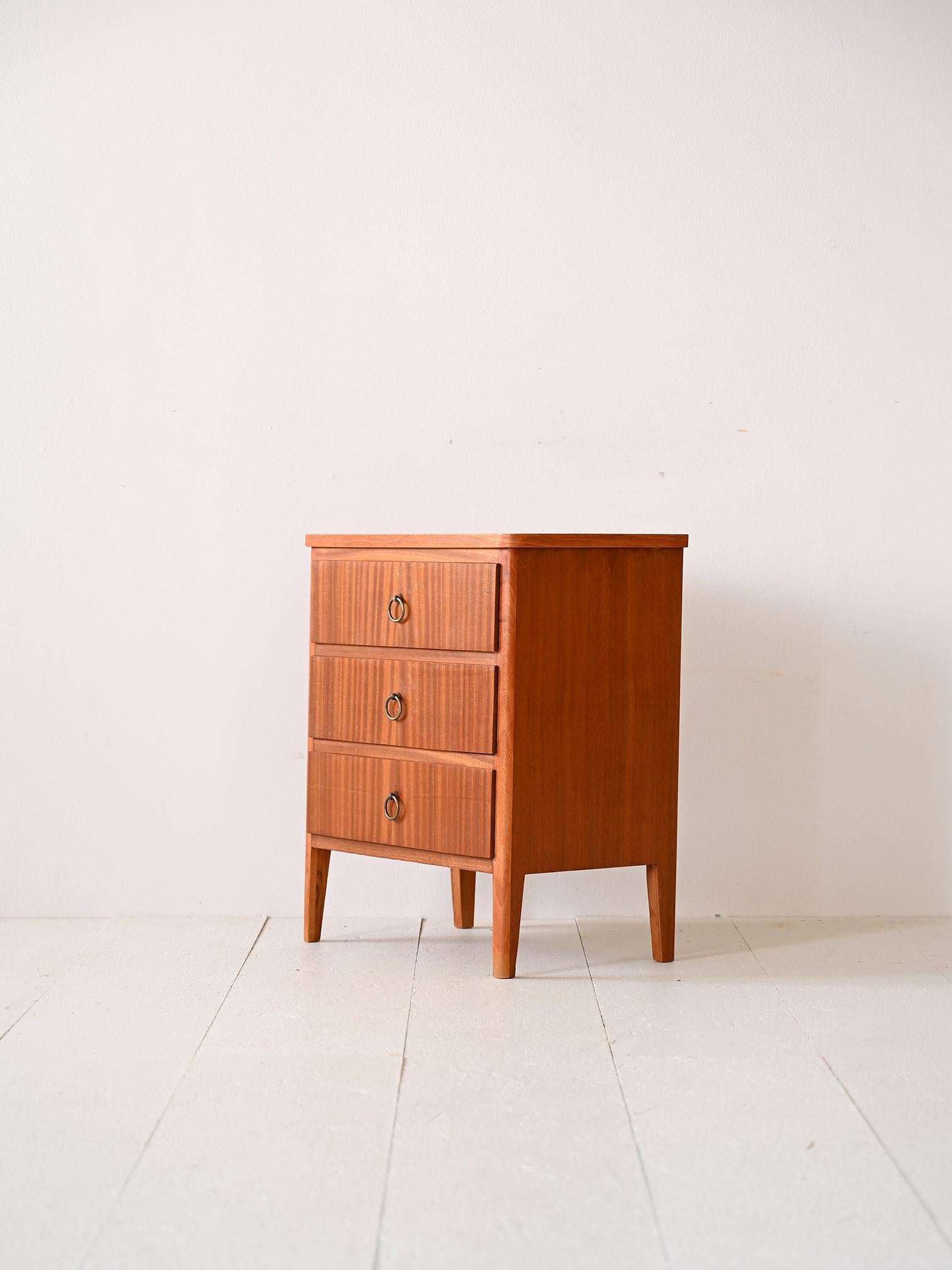 Scandinavian chest of drawers with three drawers and metal details In Good Condition In Brescia, IT