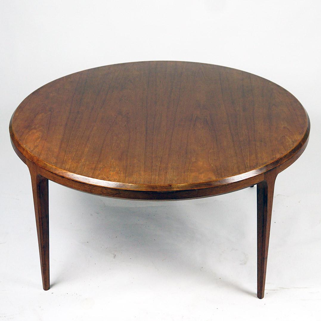 Mid-20th Century Scandinavian Circular Rosewood Coffee Table by Johannes Andersen For Sale