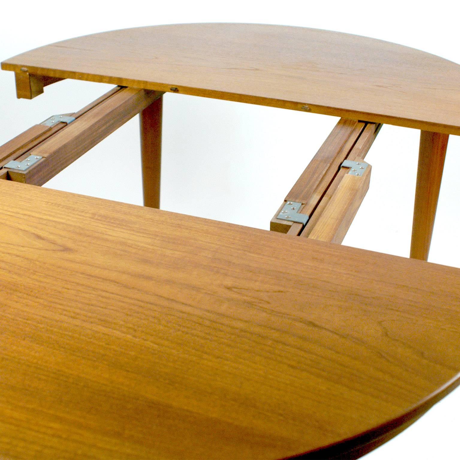 Mid-20th Century Extendable Scandinavian Circular Teak Dining Table by Frem Rolje