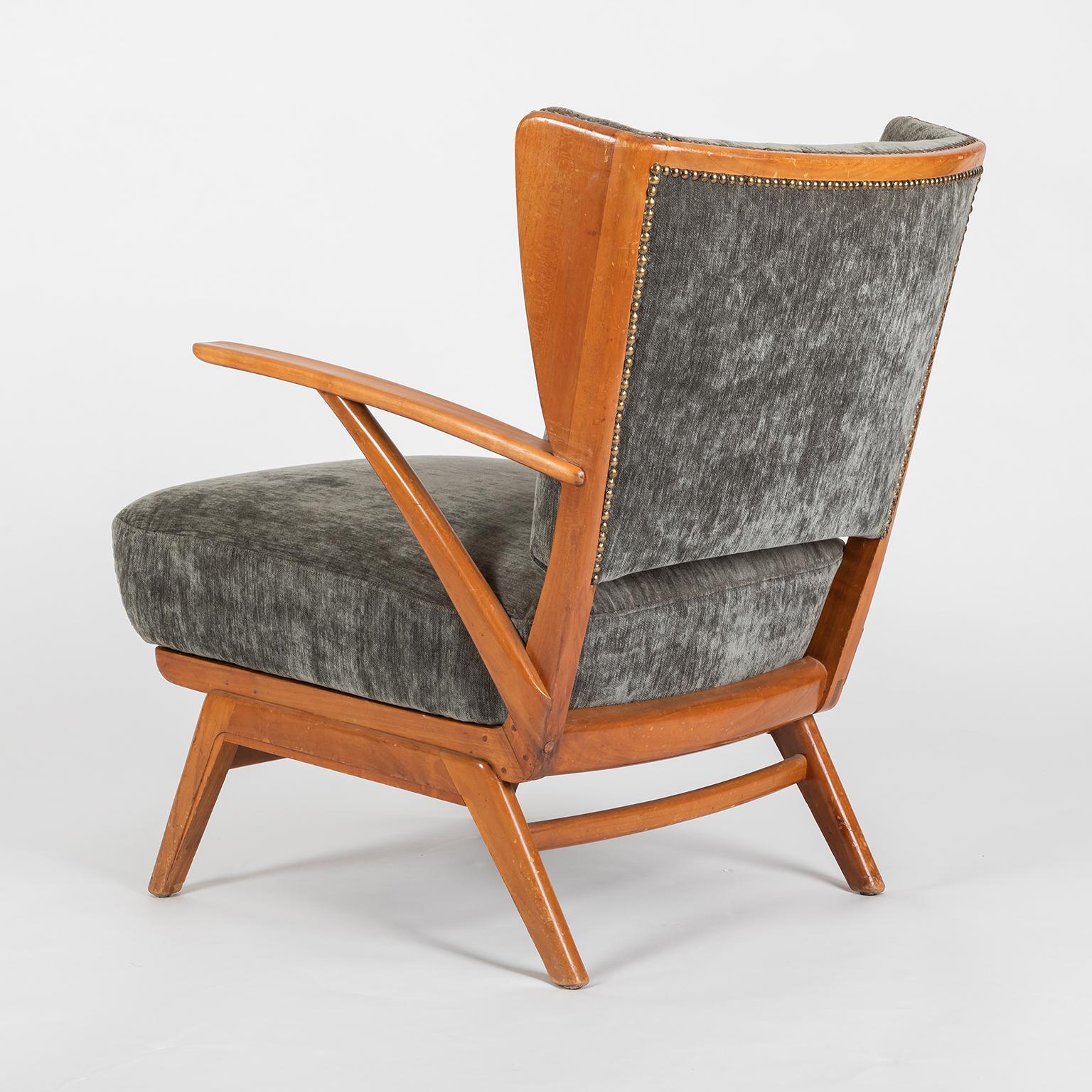 Mid-Century Scandinavian Club Armchair in hardwood and grey fabric, 1970 For Sale 4