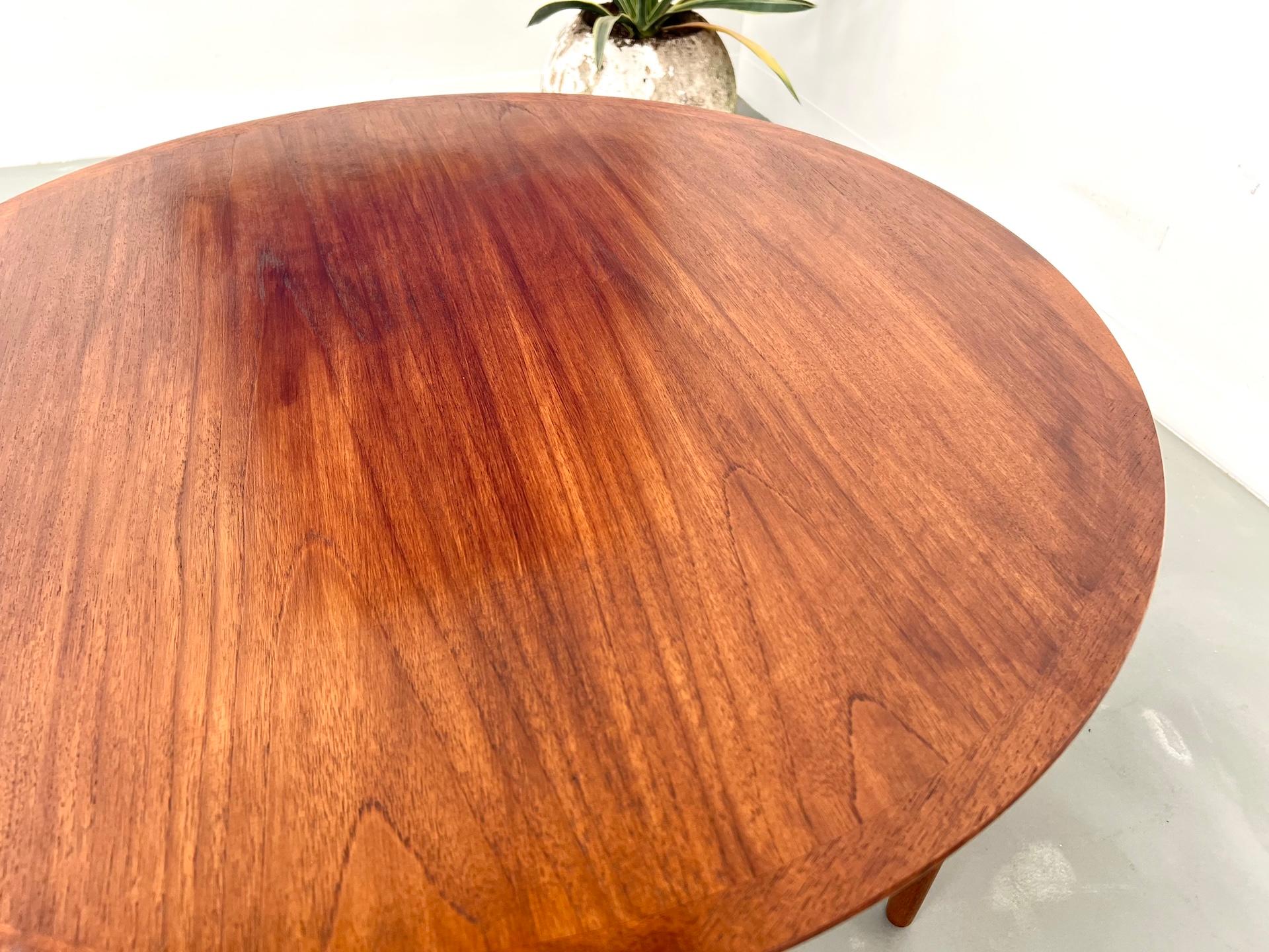 Scandinavian Coffee Table by Mobelintersia – Circa 1960 im Angebot 3