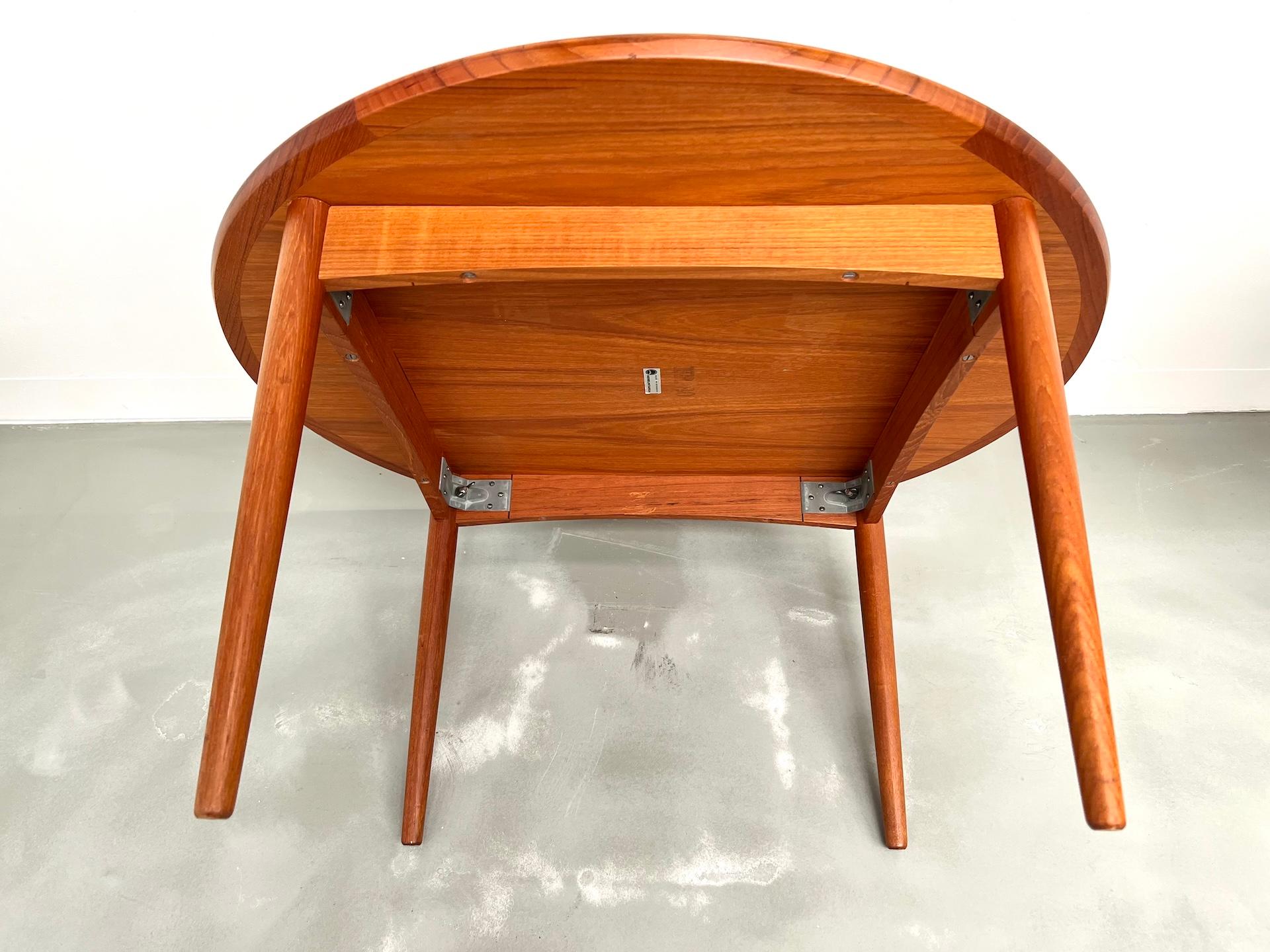 Scandinavian Coffee Table by Mobelintersia – Circa 1960 im Angebot 5