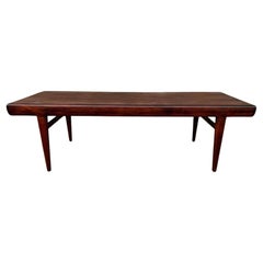 Table basse scandinave en bois de rose de Johannes Andersen