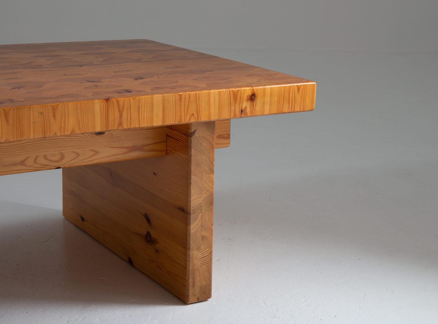 Mid-Century Modern Scandinavian Coffee Table in Solid Pine For Sale