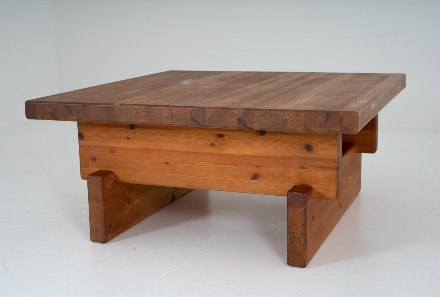 Mid-Century Modern Scandinavian Coffee Table in Solid Pine Model 