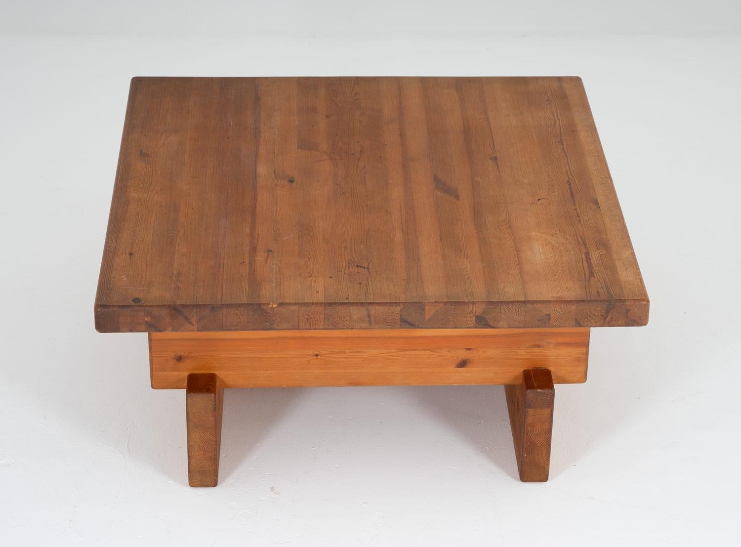 Scandinavian Coffee Table in Solid Pine Model 