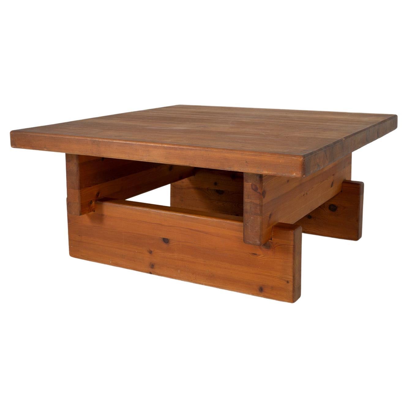 Scandinavian Coffee Table in Solid Pine Model "Säter" For Sale