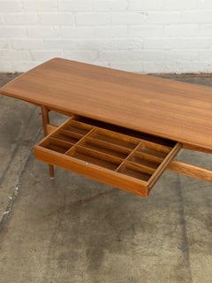 Table basse scandinave en teck