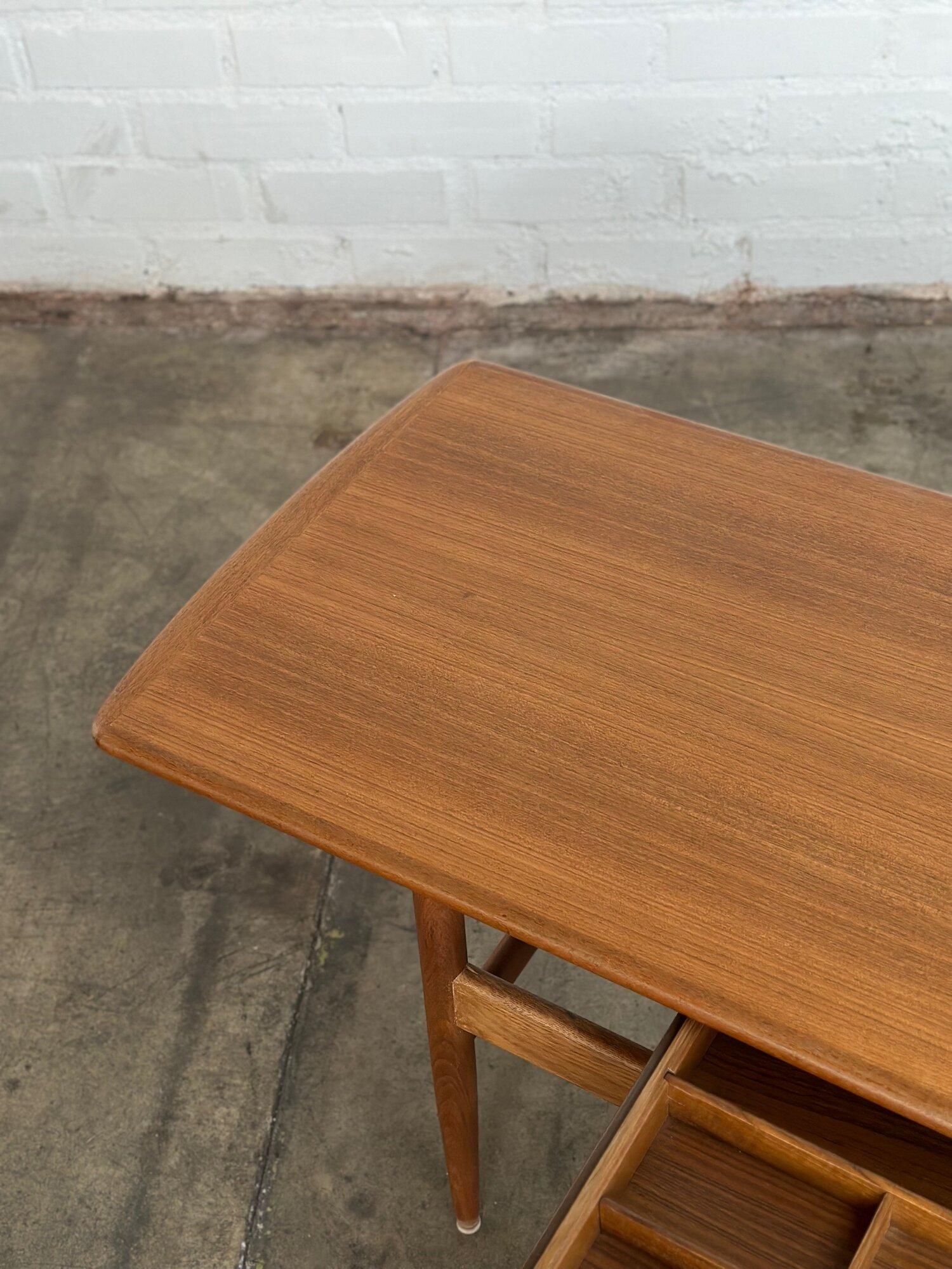 Mid-20th Century Scandinavian coffee table in teak For Sale