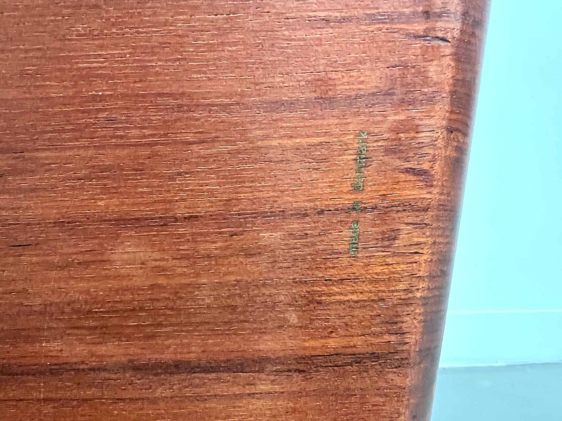 Scandinavian coffee table mod. FD516 - circa 1960 For Sale 10