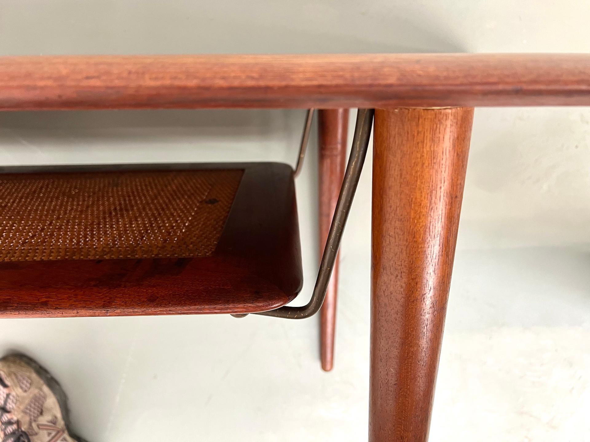 Scandinavian coffee table mod. FD516 - circa 1960 For Sale 11