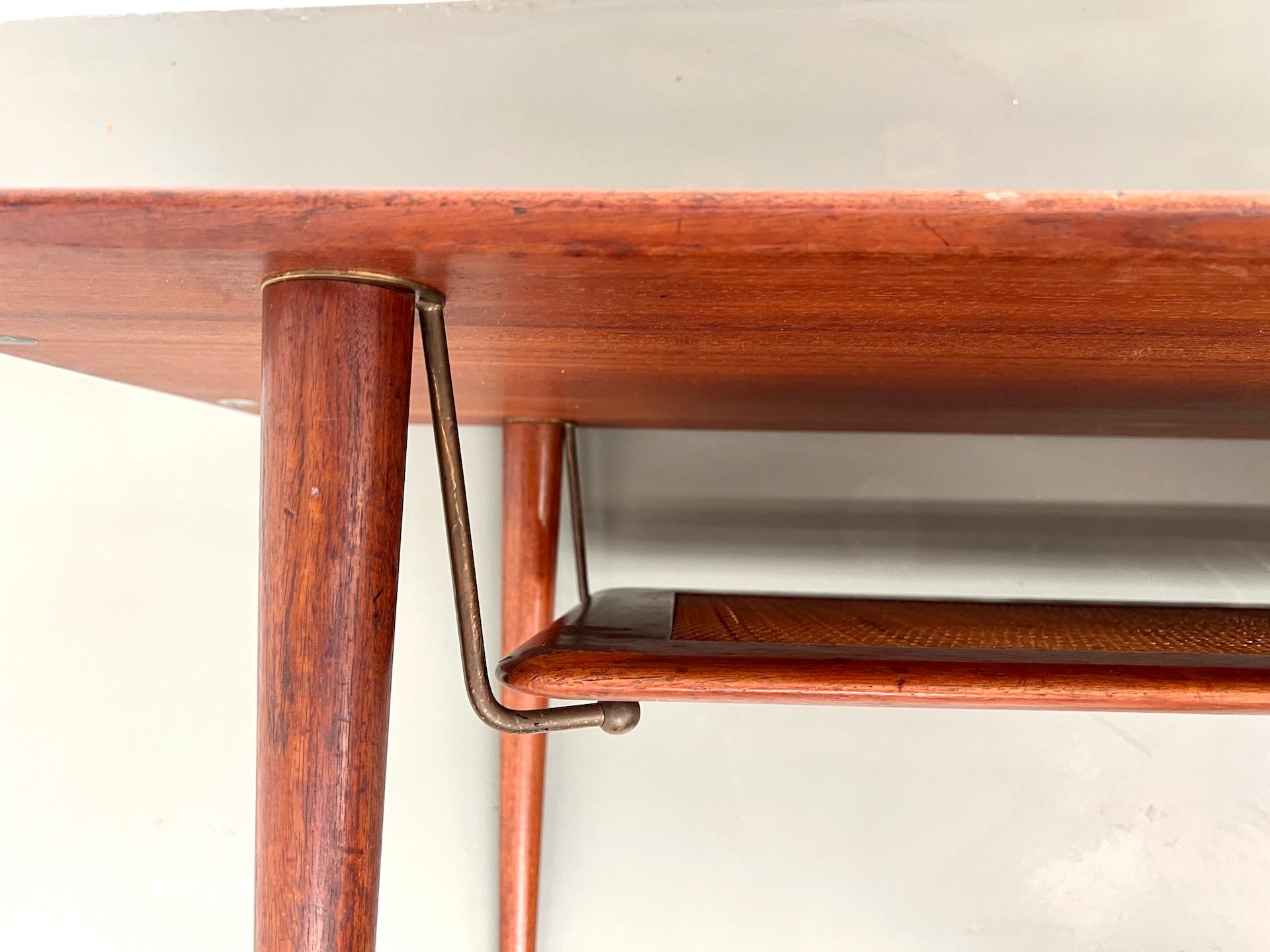 Scandinavian coffee table mod. FD516 - circa 1960 For Sale 12