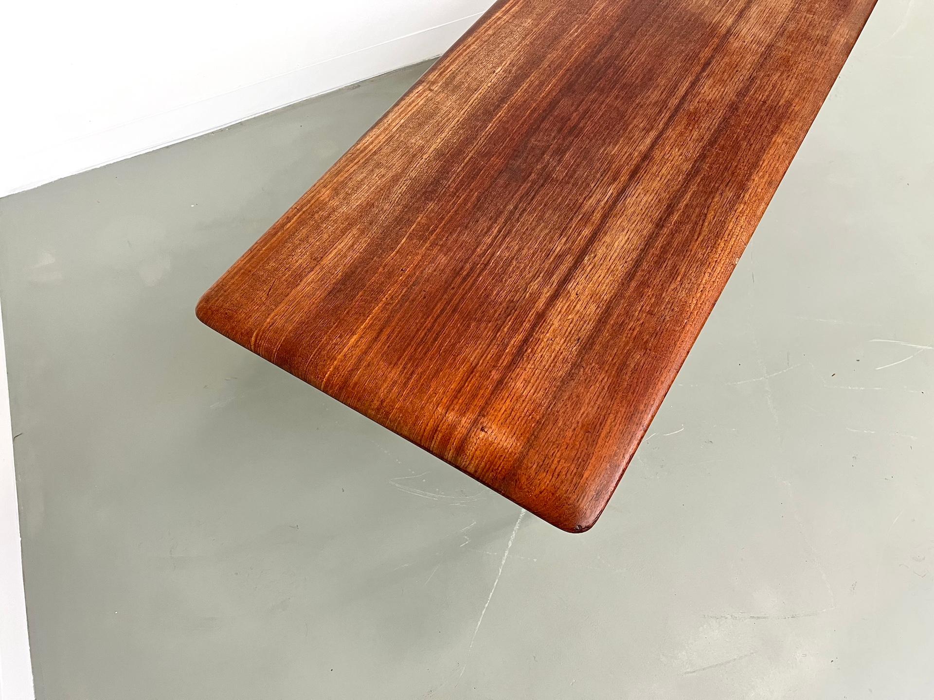Scandinavian coffee table mod. FD516 - circa 1960 In Good Condition For Sale In LYON, FR