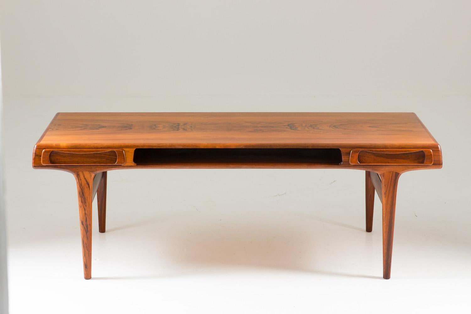 Scandinavian Coffee Table Rosewood by Johannes Andersen In Good Condition For Sale In Karlstad, SE
