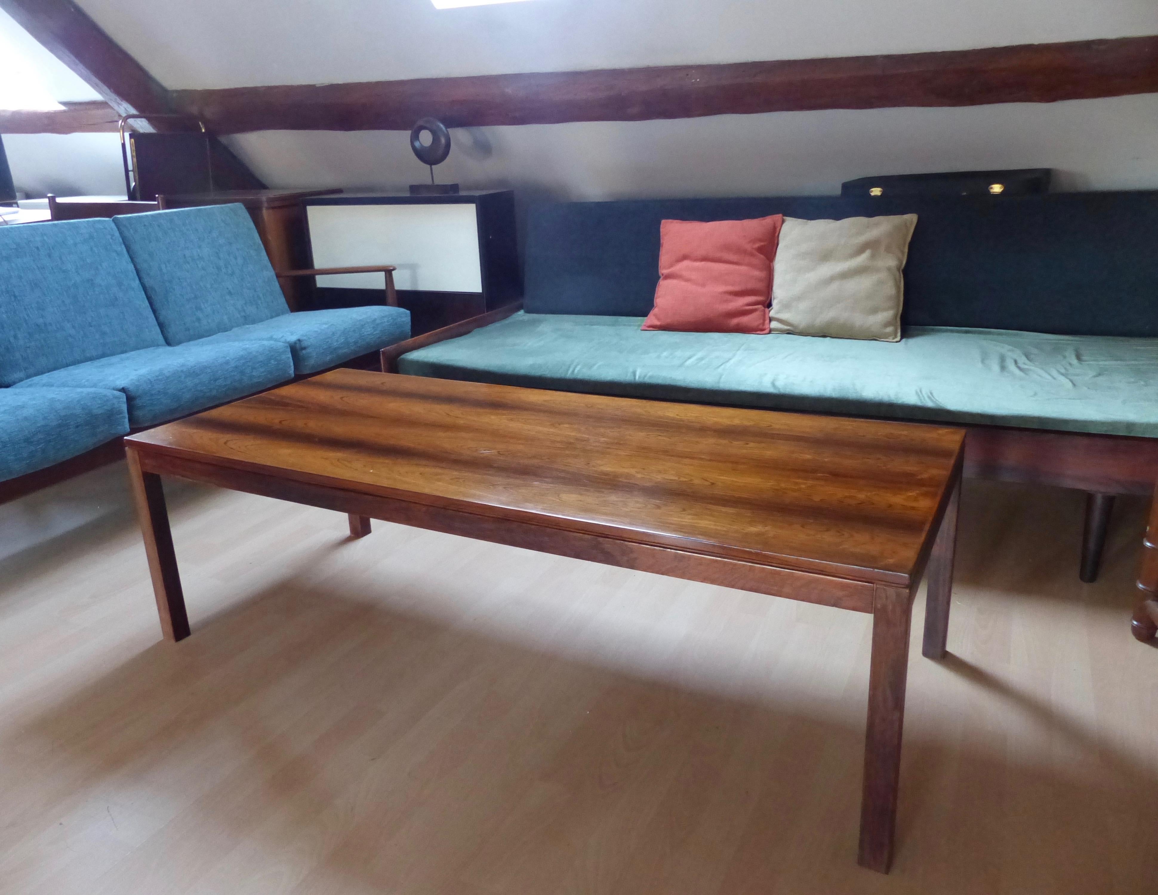 Scandinavian Coffee Table Rosewood In Good Condition For Sale In Noiseau, FR