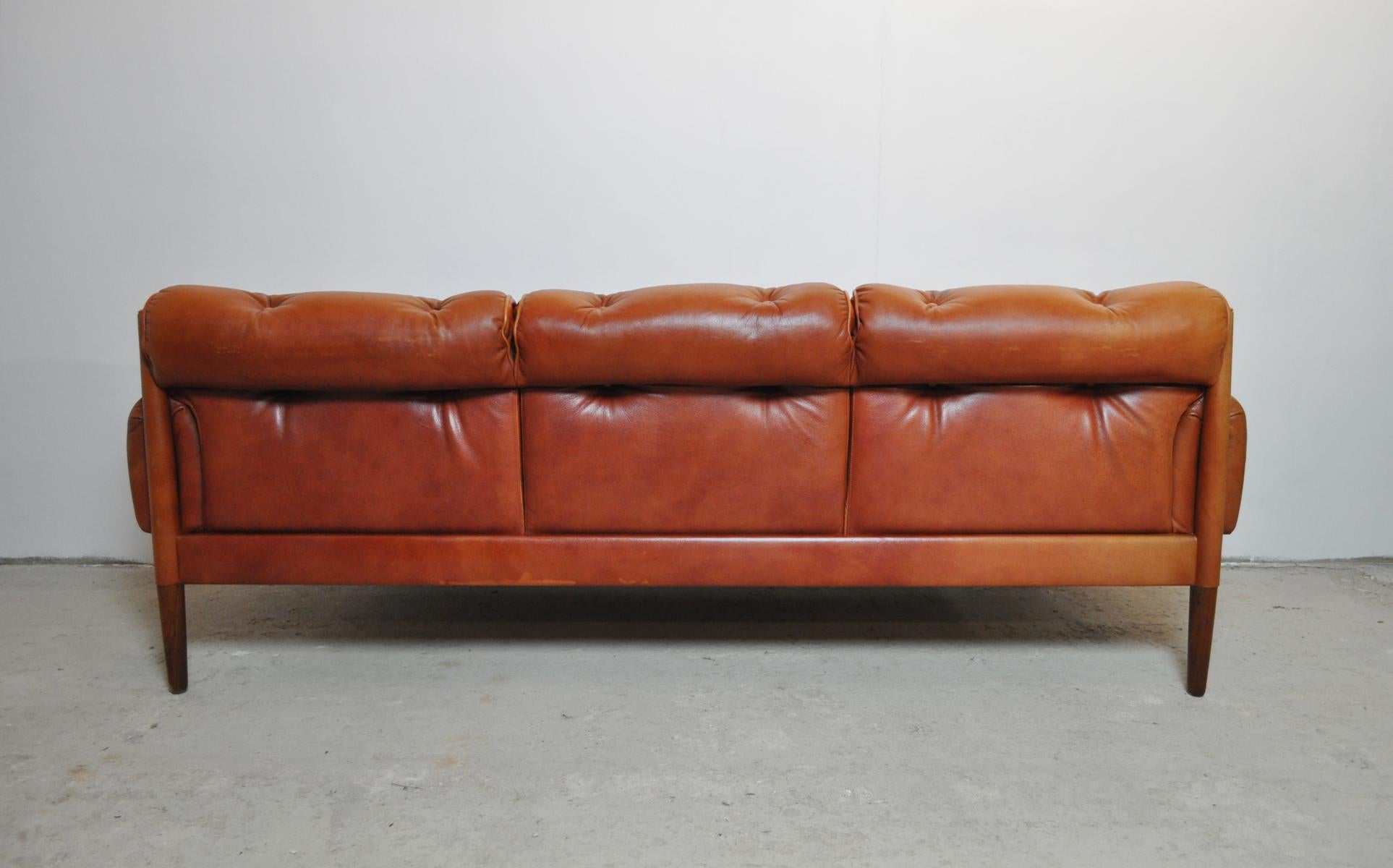 20th Century Scandinavian Cognac Brown Leather and Rosewood 3-Seater Sofa