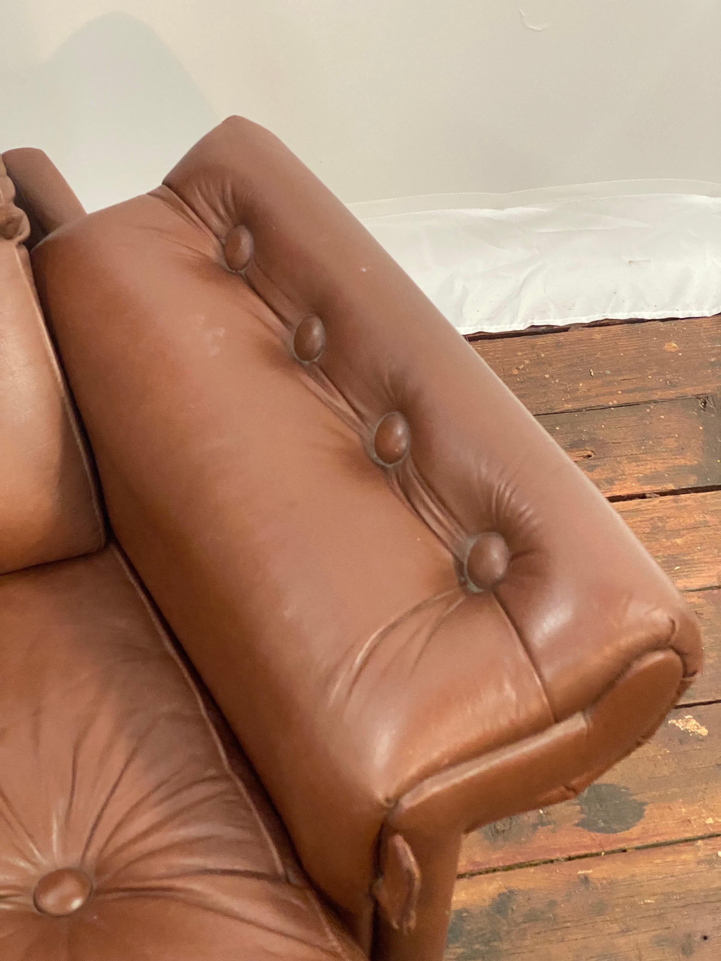 Acciaio Sedia girevole scandinava in pelle cognac in vendita