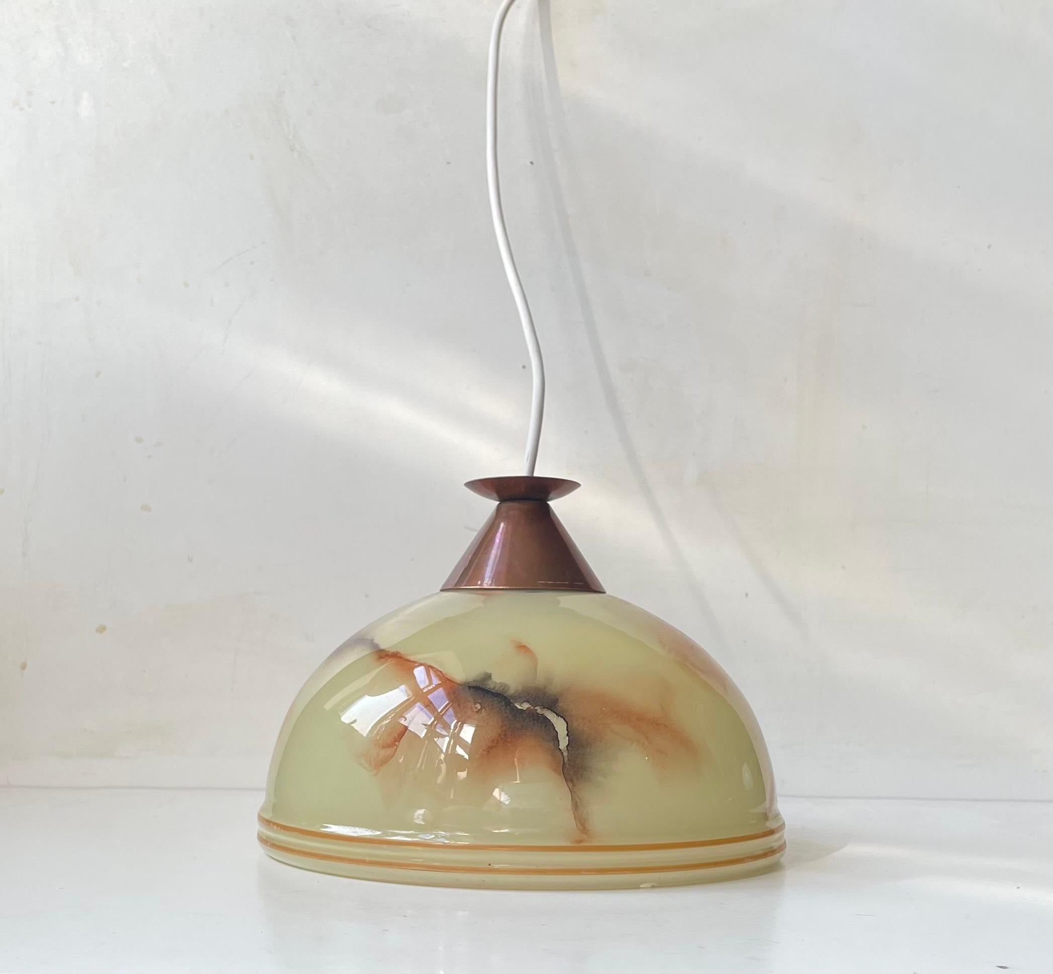 Lampada a sospensione scandinava in rame e vetro di marmo, stile Bauhaus anni '40 In condizioni buone in vendita a Esbjerg, DK