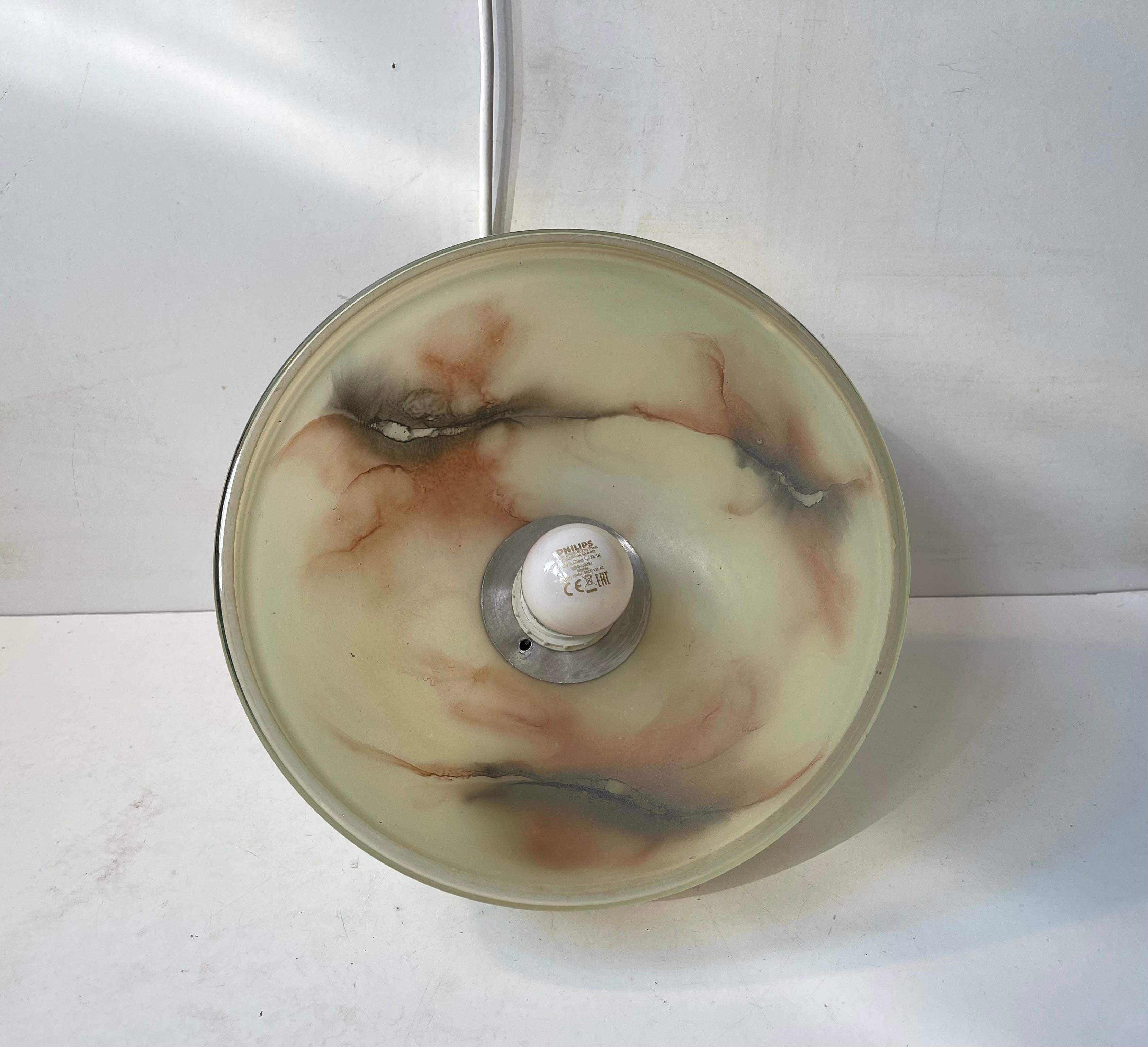 Rame Lampada a sospensione scandinava in rame e vetro di marmo, stile Bauhaus anni '40 in vendita