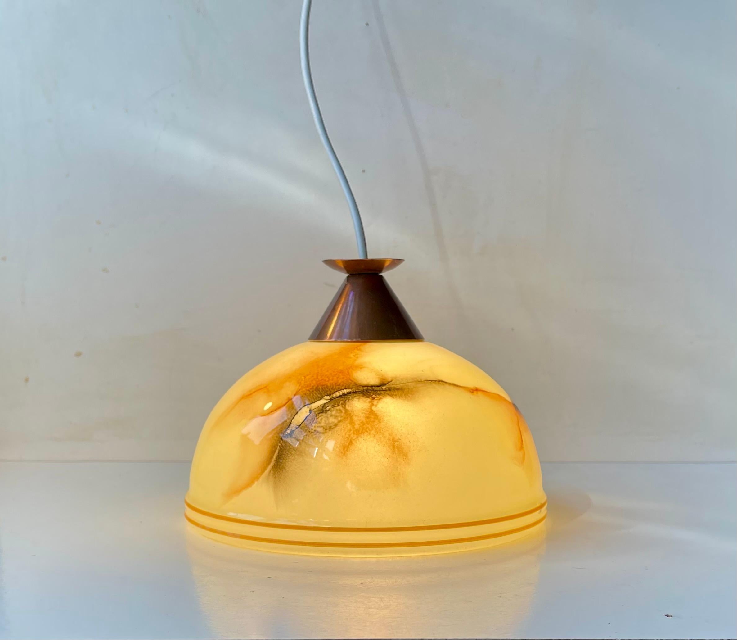 Lampada a sospensione scandinava in rame e vetro di marmo, stile Bauhaus anni '40 in vendita 3