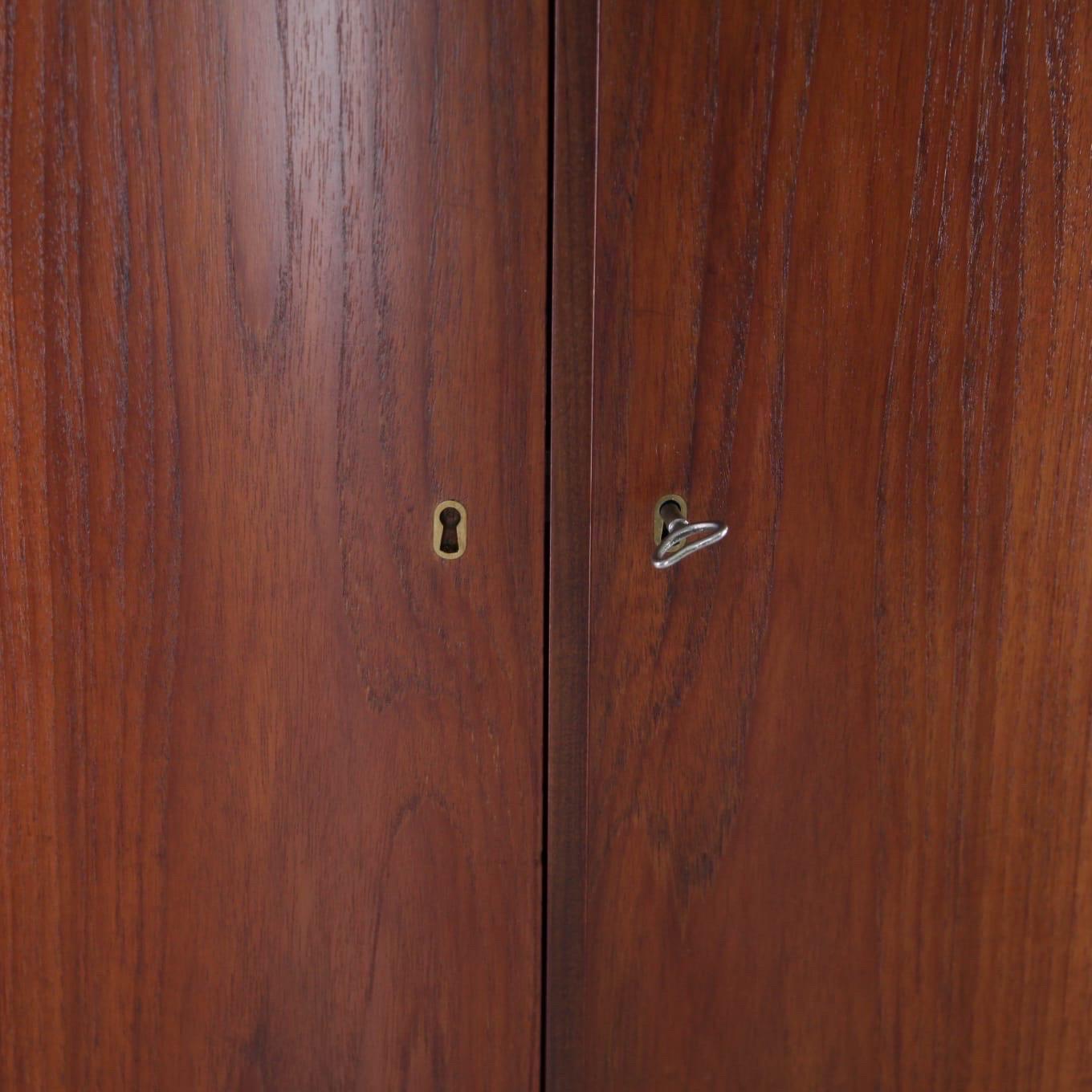 Teak Armadio angolare scandinavo in vendita
