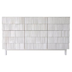 Credenza escandinava, madera de pino, tejas, piedra caliza, contemporánea