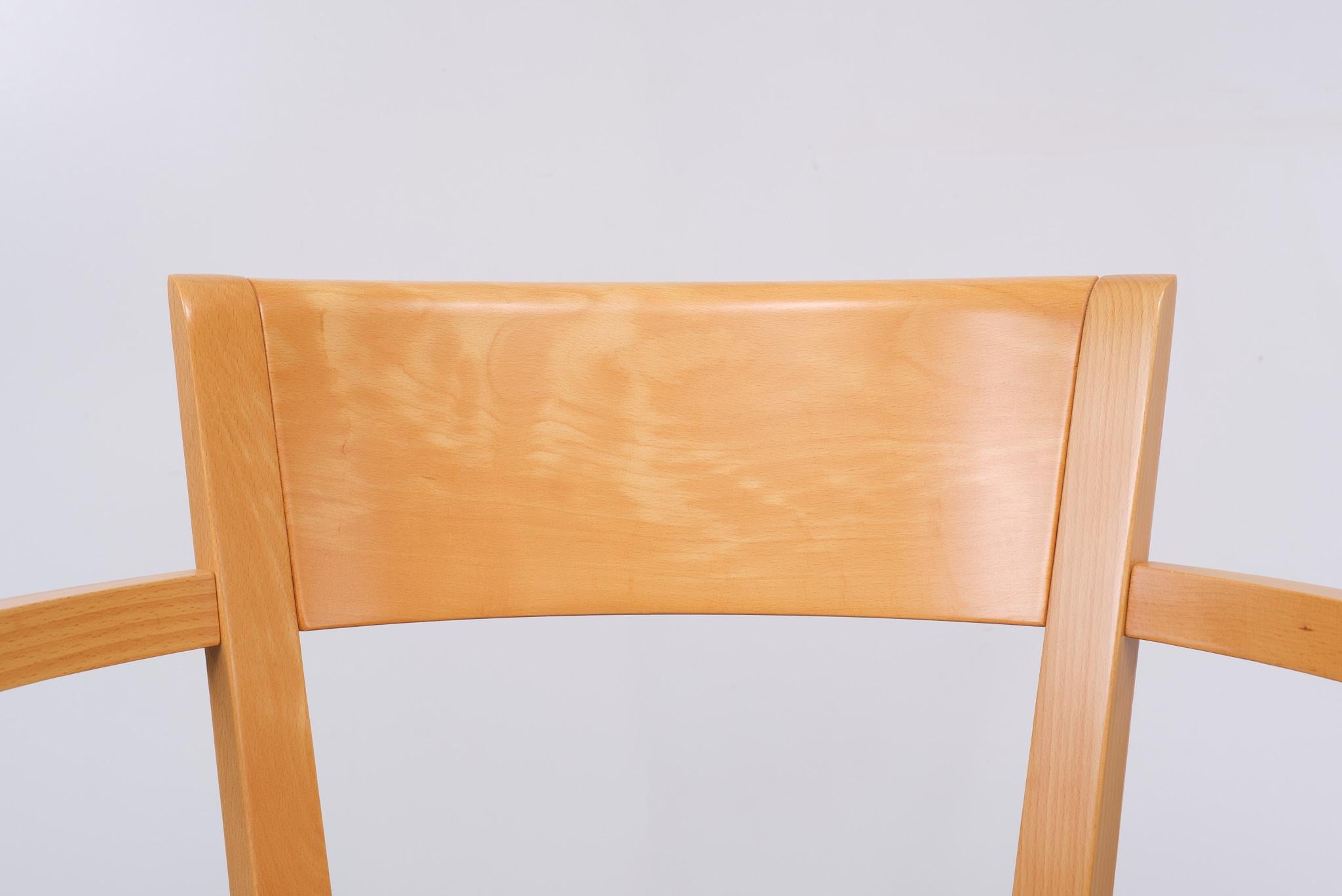 Scandinavian curved Beechwood armchairs 1990s  In Good Condition For Sale In Den Haag, NL