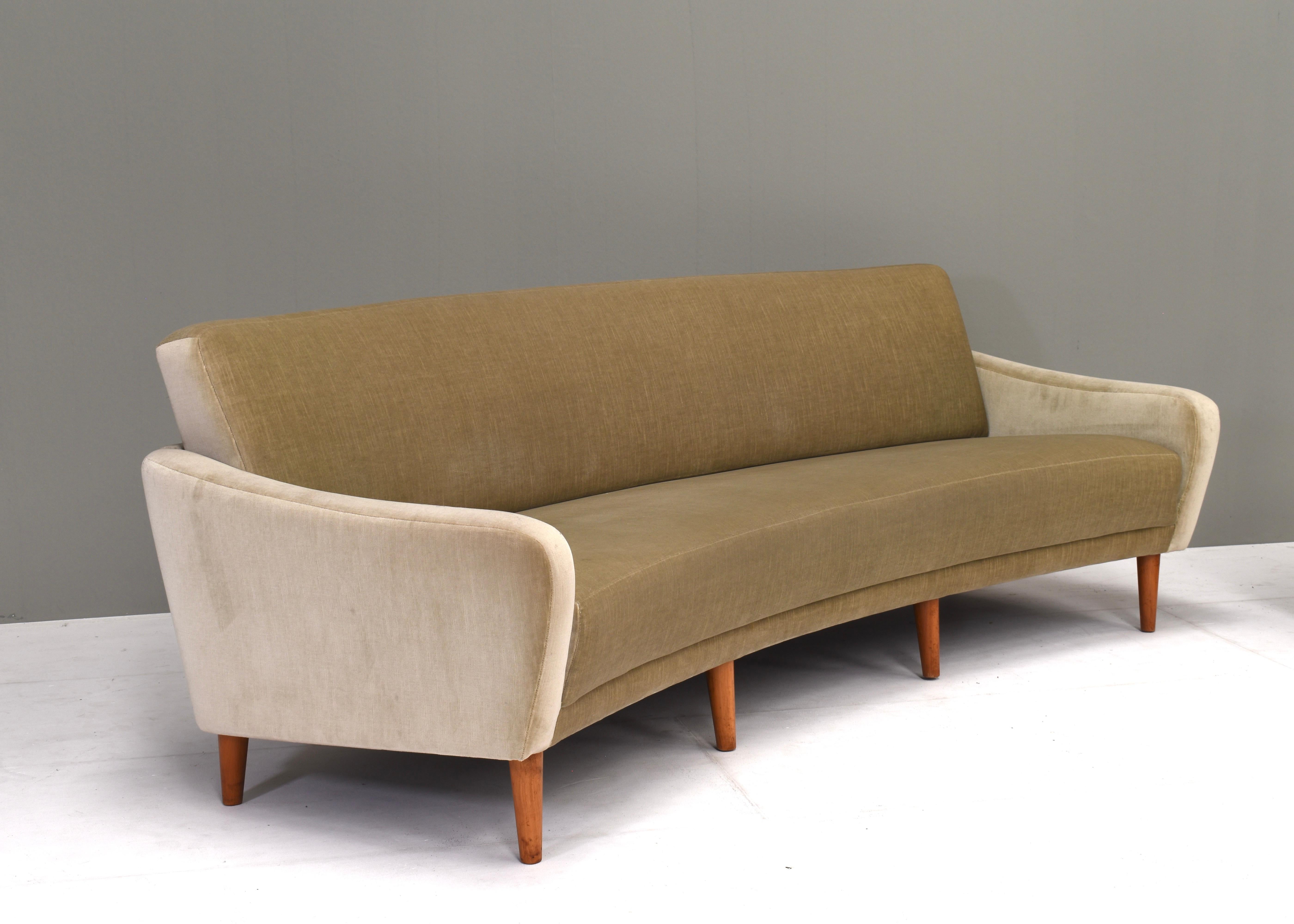 Scandinavian Curved Sofa and Armchair in Original Mohair, Denmark, circa 1950 For Sale 3