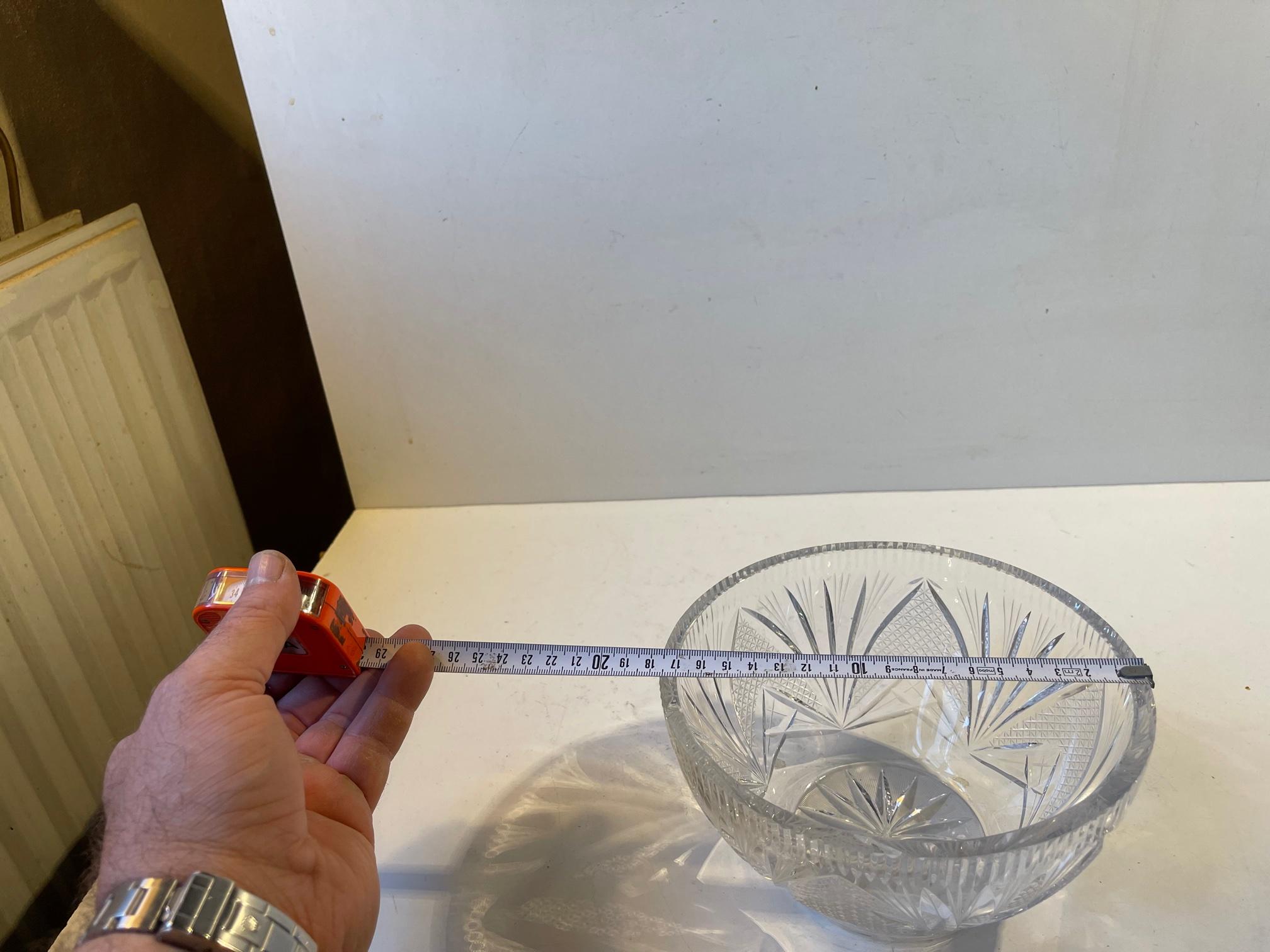 Scandinavian Cut Crystal Bowl, 1930s In Good Condition For Sale In Esbjerg, DK