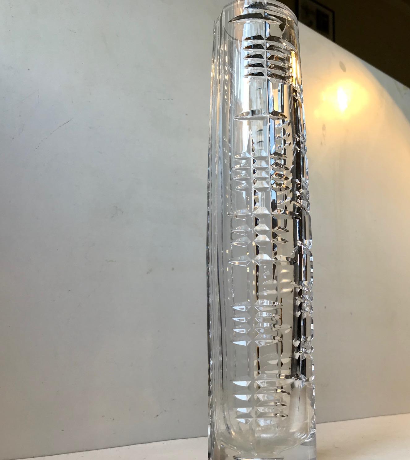 Scandinave moderne Vase en cristal taillé scandinave, années 1950 en vente