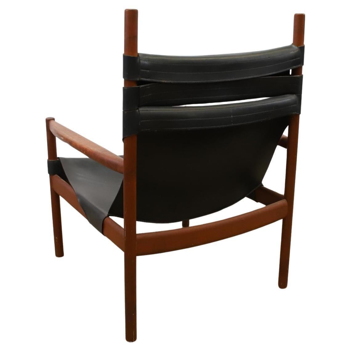 Scandinavo moderno Sedia lounge Safari in pelle nera scandinava con pouf in vendita