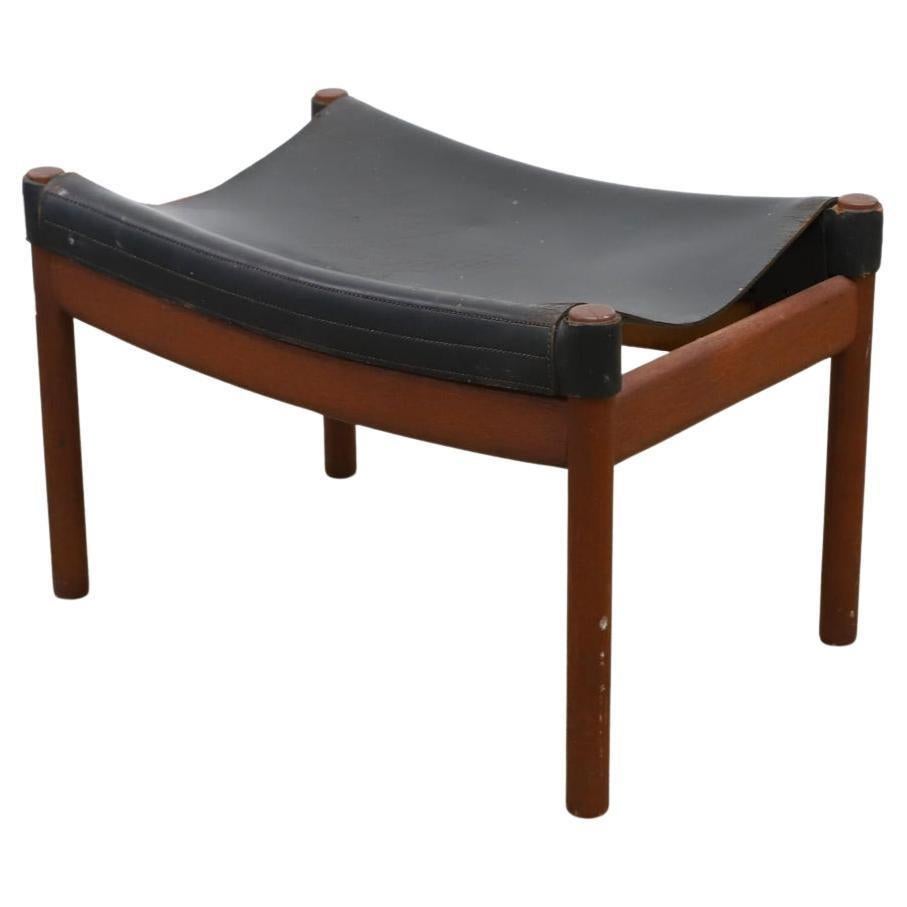 Falegnameria Sedia lounge Safari in pelle nera scandinava con pouf in vendita
