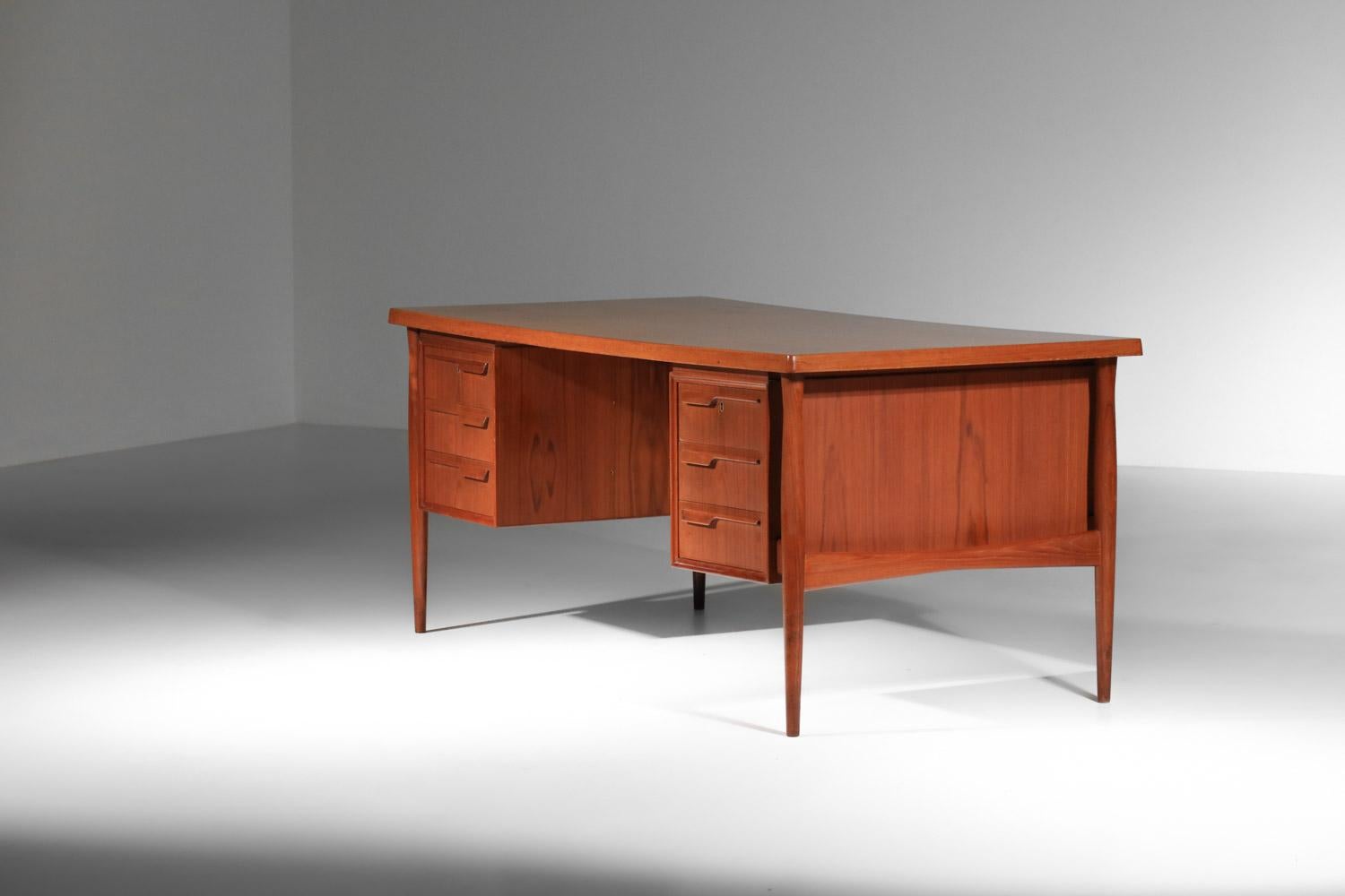 Legno Scrivania scandinava danese in teak in vendita