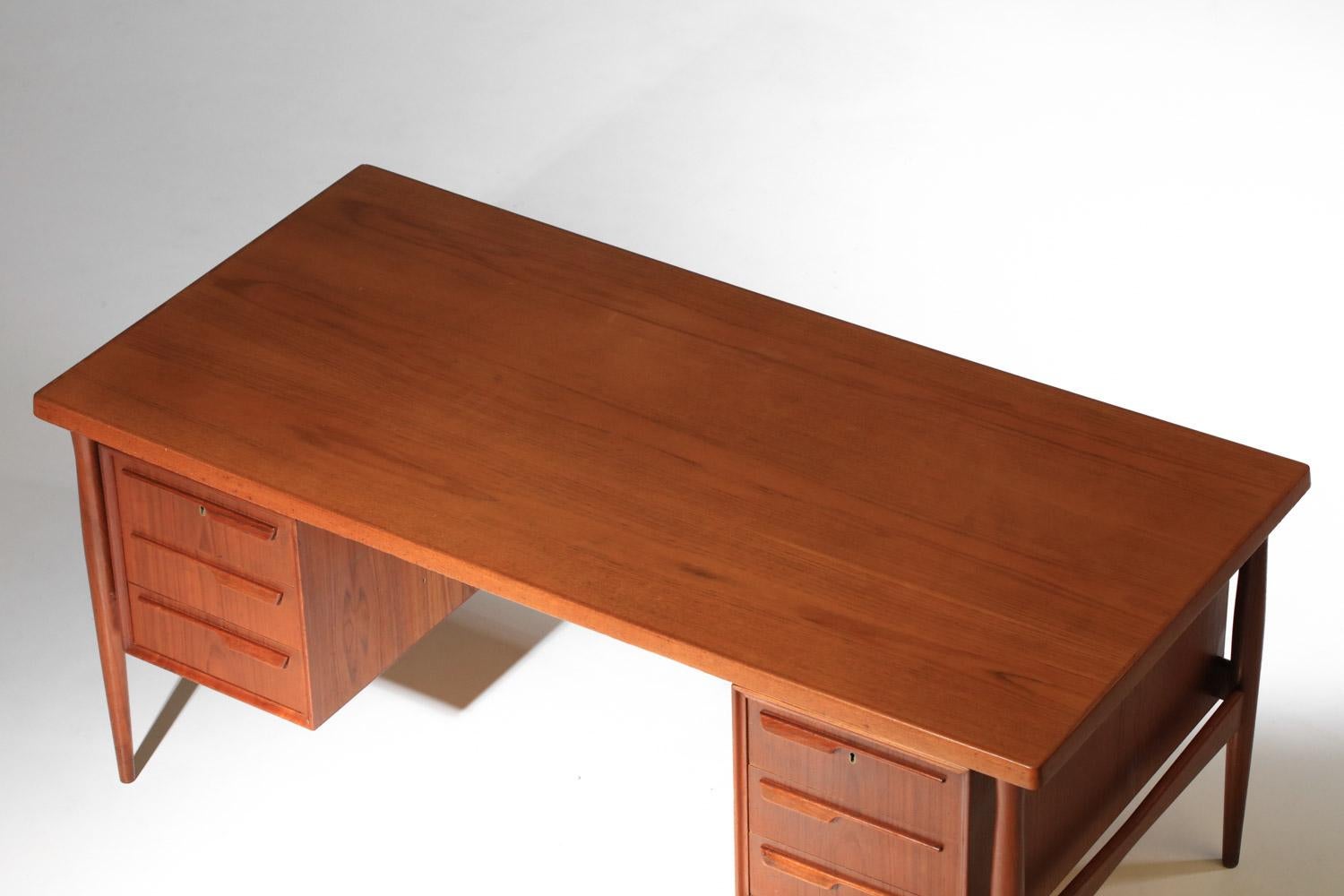 Scrivania scandinava danese in teak in vendita 1