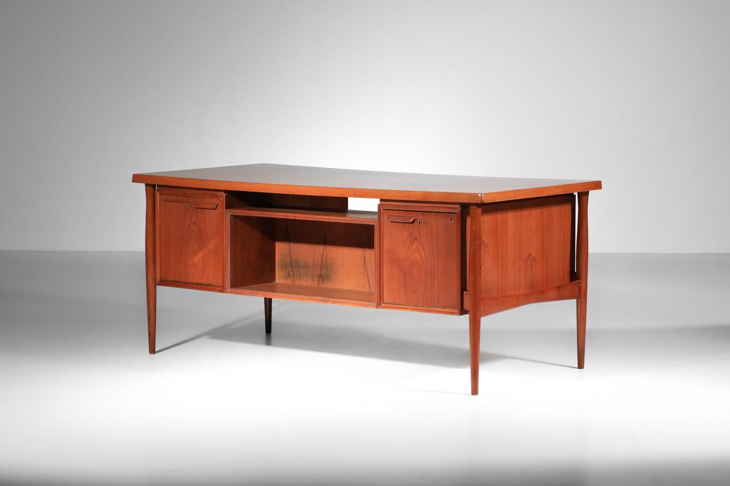 Scrivania scandinava danese in teak in vendita 2