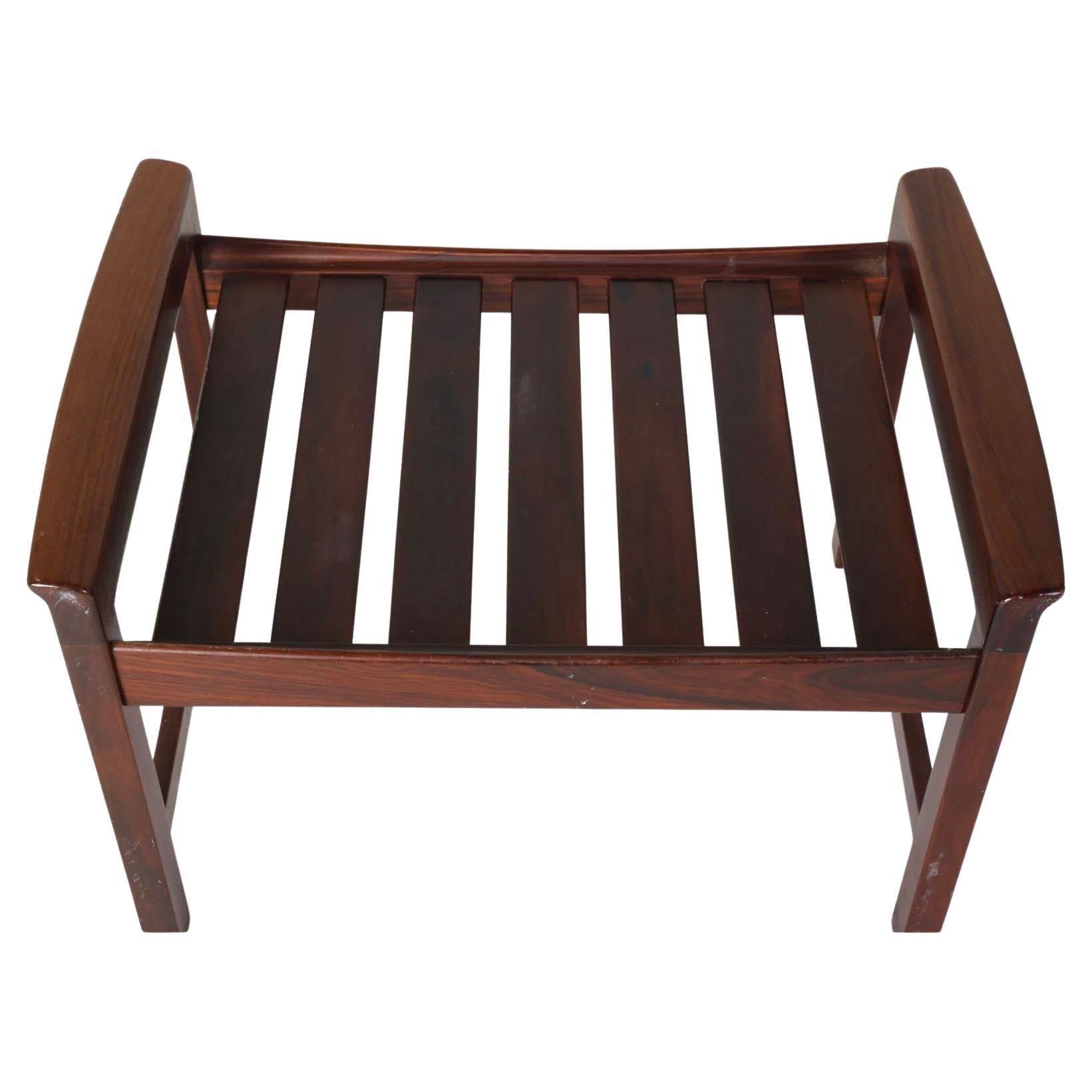 Falegnameria Sgabello moderno danese scandinavo in legno di palissandro con cuscino in pelle in vendita
