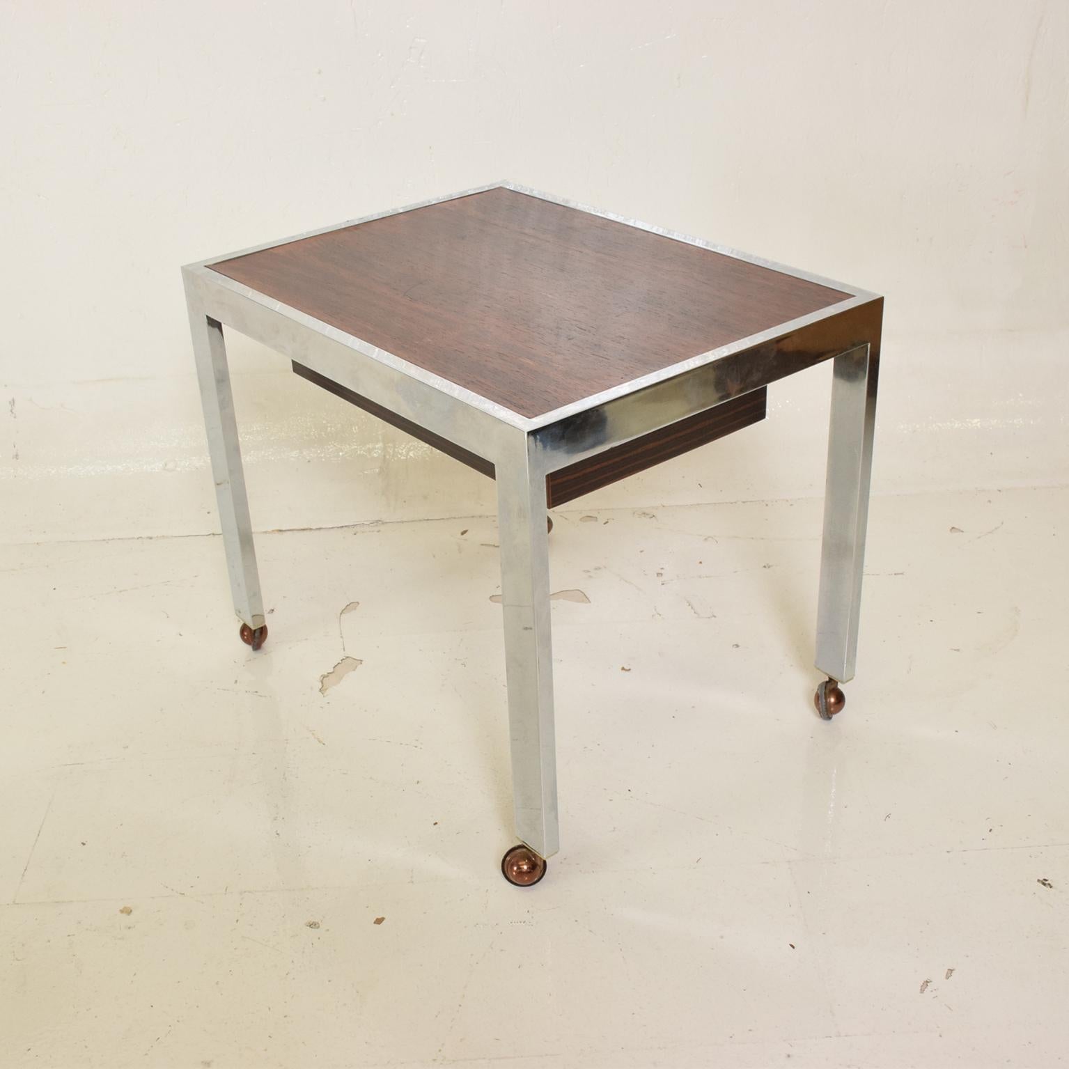 Scandinavian Danish Modern Side Table in Rosewood and Chrome (Skandinavische Moderne)
