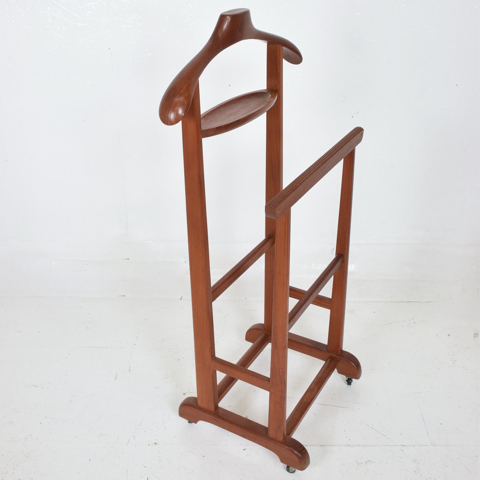 gentleman's coat stand