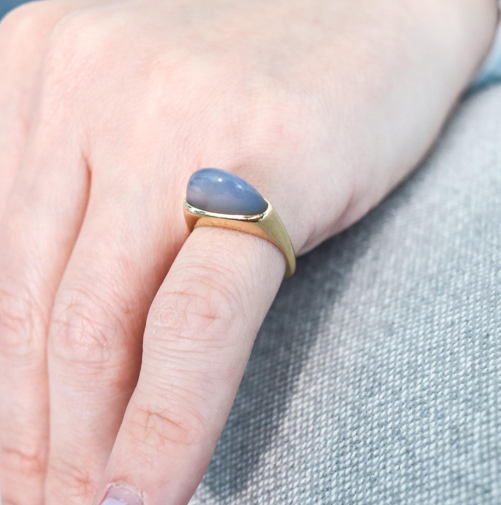 Scandinavian Danish Ring In 14Kt Yellow Gold With 3.5 Cts In Blue Lace Agate For Sale 2