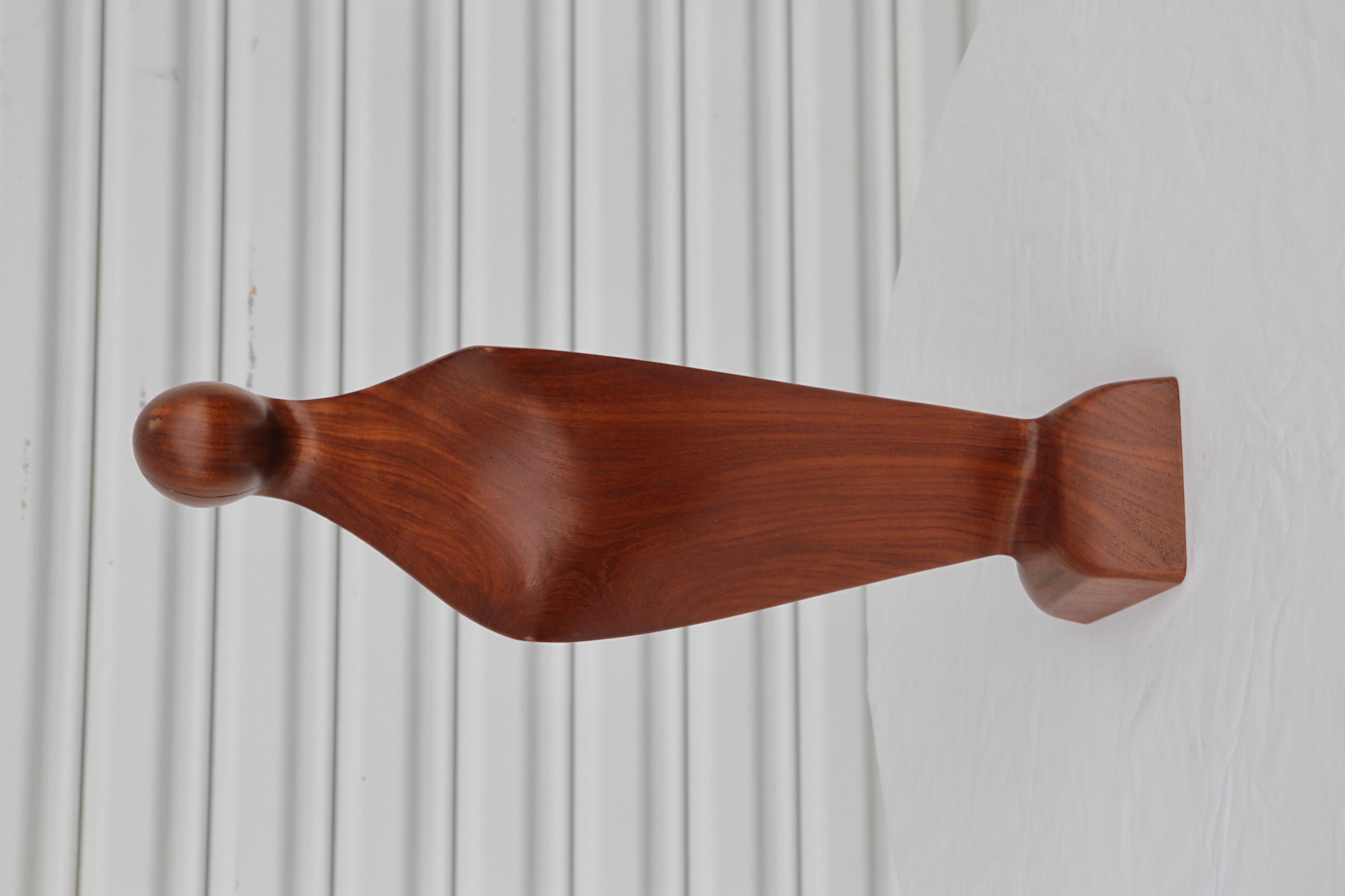 20ième siècle Vierge Marie Madonna scandinave danoise en bois de teck Milieu du siècle MCM Simon Randers en vente