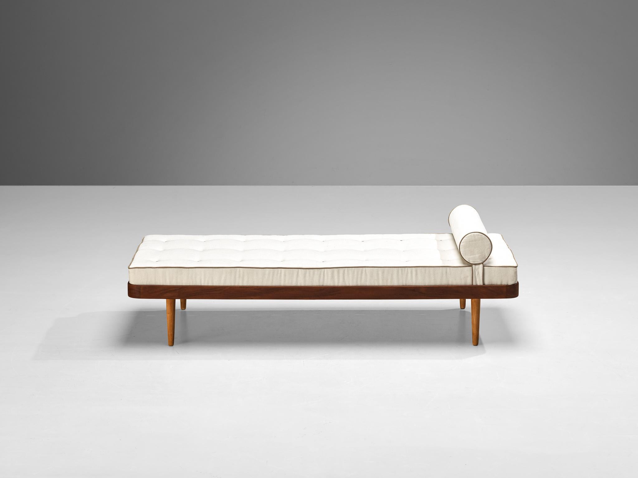 Scandinavian Daybed in Teak In Good Condition In Waalwijk, NL