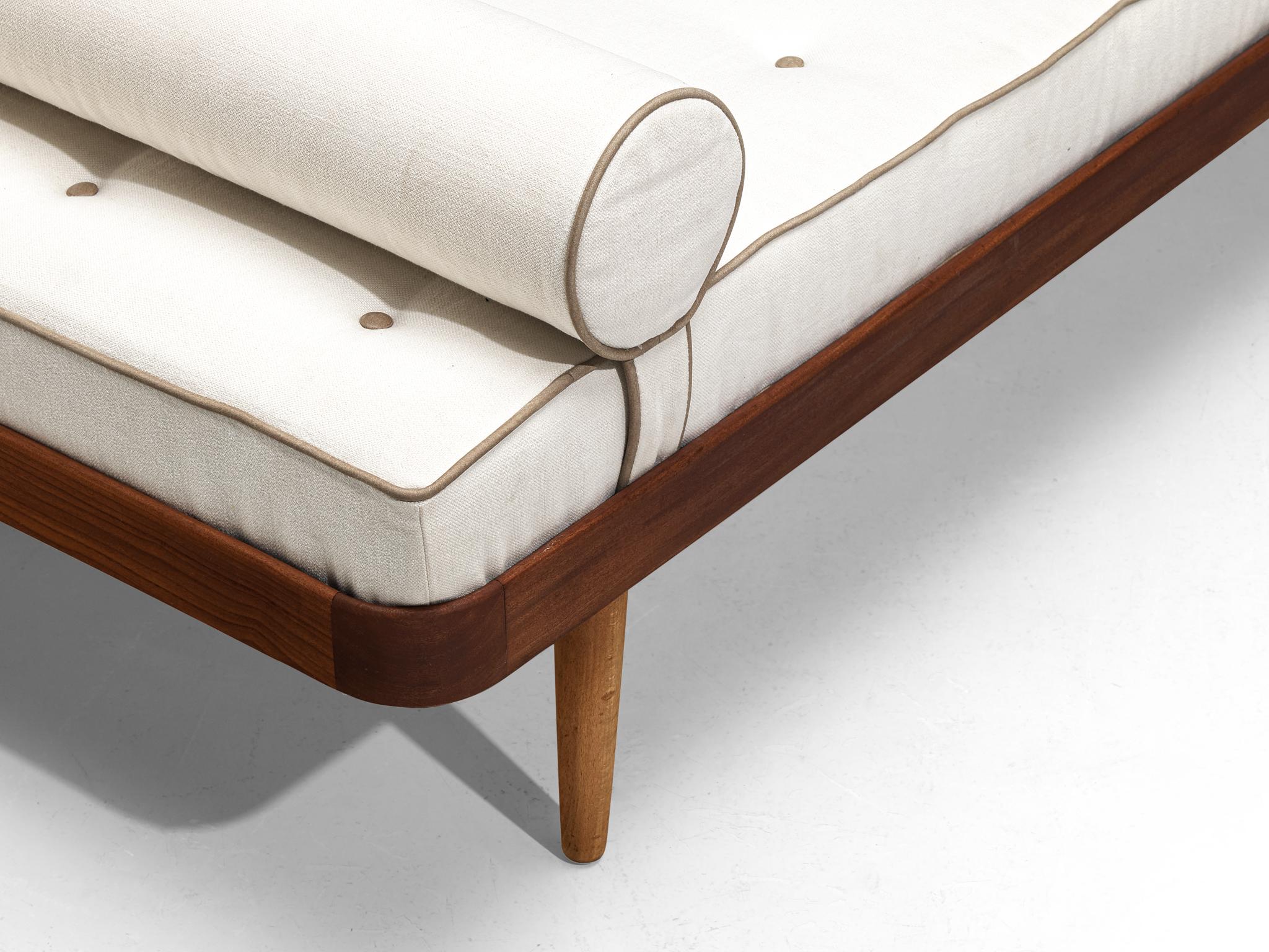 Scandinavian Daybed in Teak 2