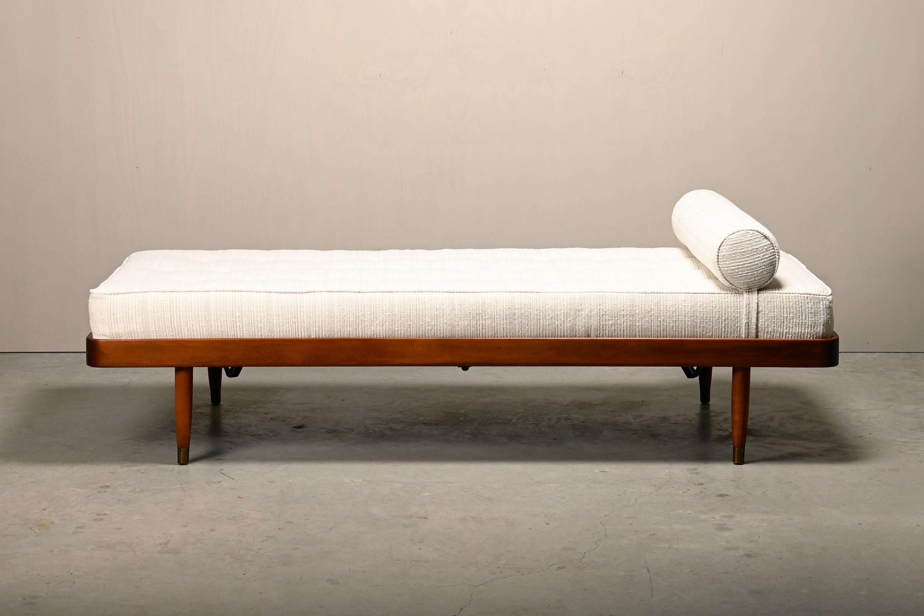 Daybed escandinavo en madera teñida y tela para Horsens Møbelfabrik, Dinamarca Escandinavo moderno en venta