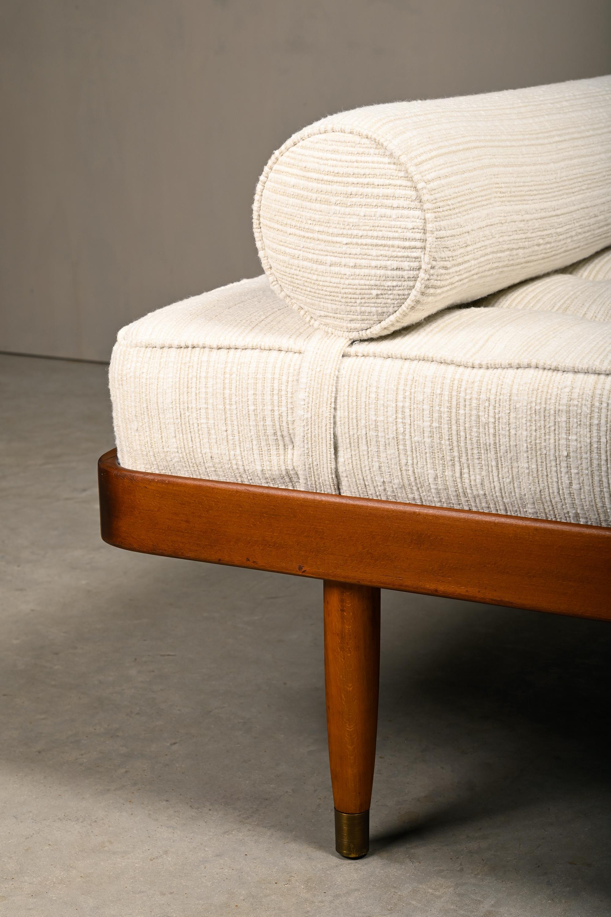 Daybed escandinavo en madera teñida y tela para Horsens Møbelfabrik, Dinamarca en Bueno estado para la venta en Amsterdam, NL