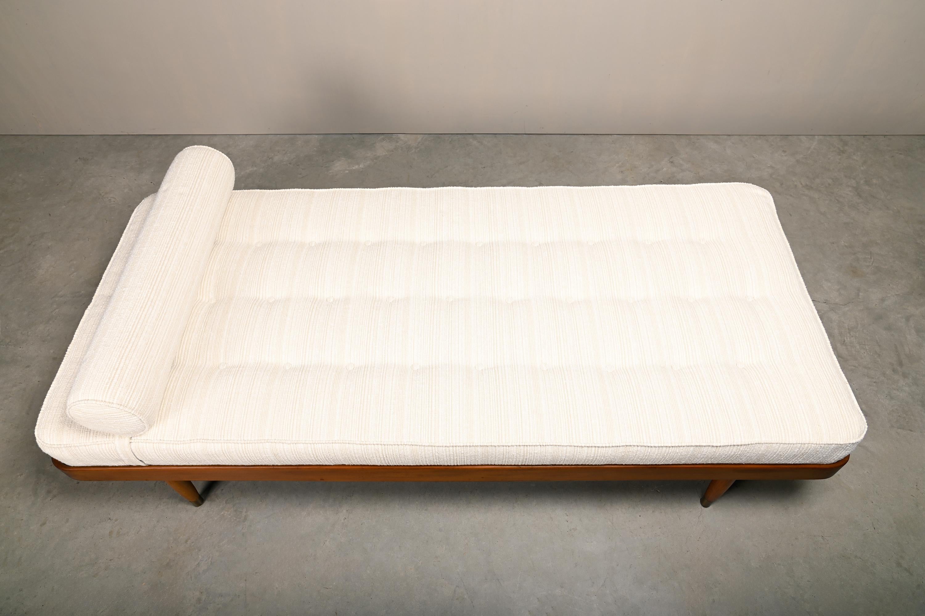 Daybed escandinavo en madera teñida y tela para Horsens Møbelfabrik, Dinamarca siglo XX en venta